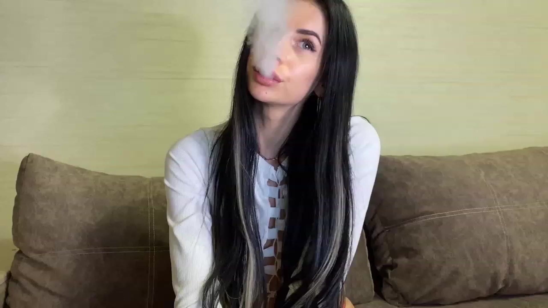 Gallery image thumbnail from Mon_cute's myfreecams stream on, 09/02/2023, 15:09 image 19 of 20