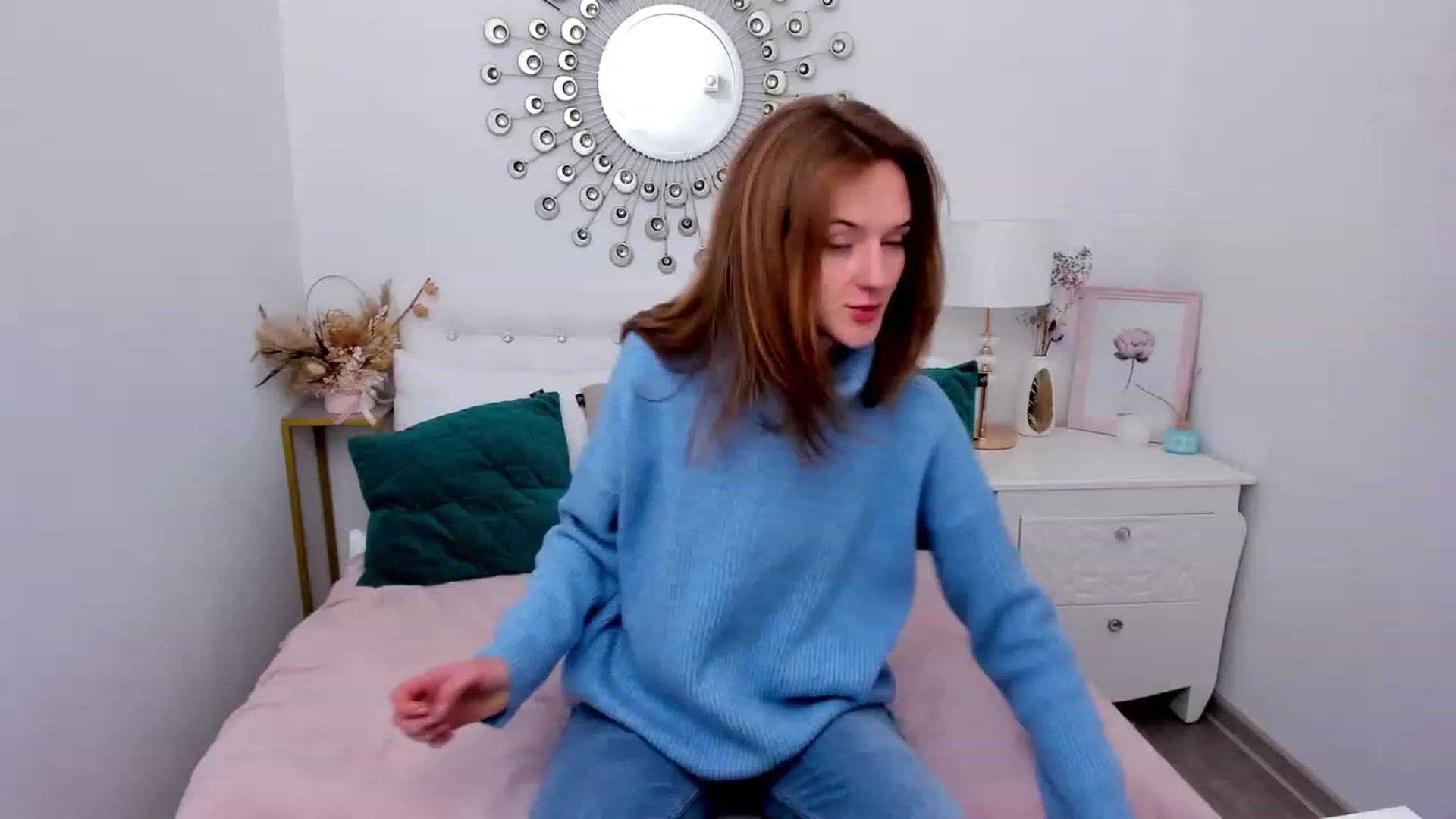 Gallery image thumbnail from MonaElisa's myfreecams stream on, 12/02/2022, 19:35 image 5 of 20