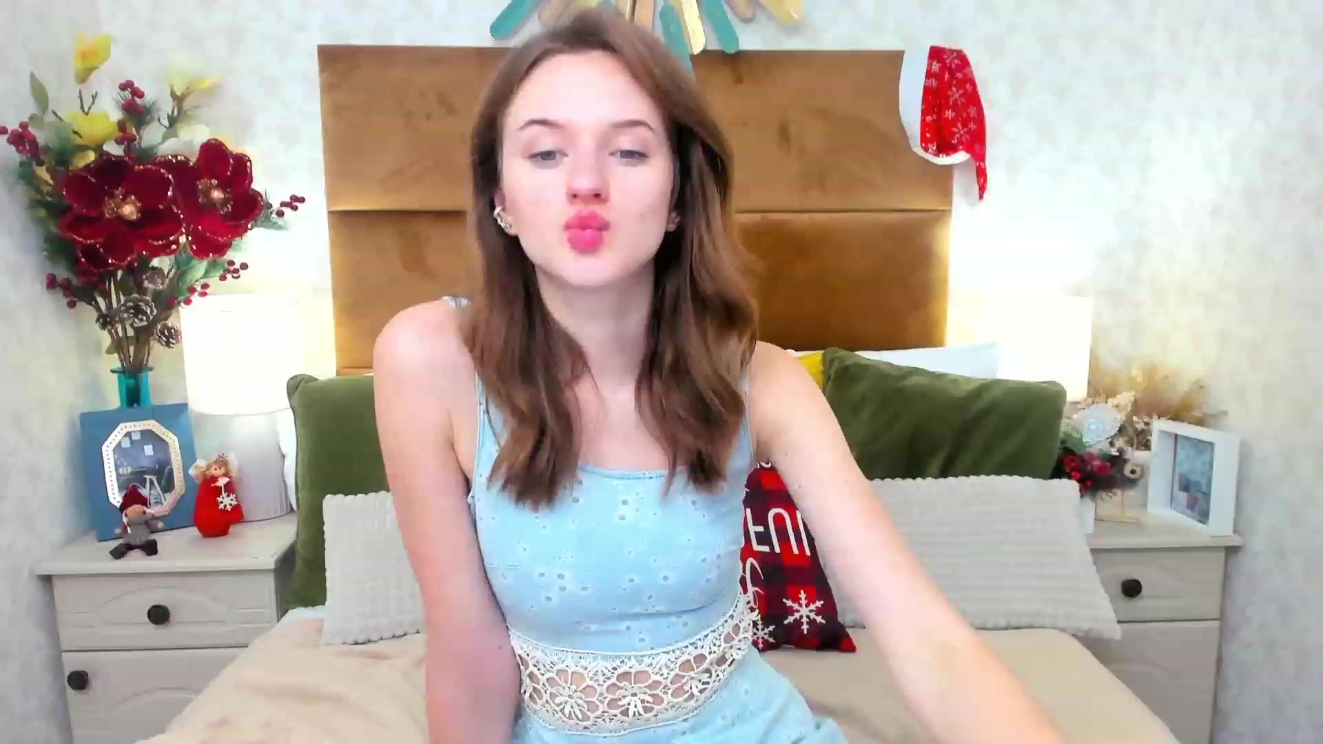 Gallery image thumbnail from MonaElisa's myfreecams stream on, 12/23/2022, 18:21 image 10 of 20