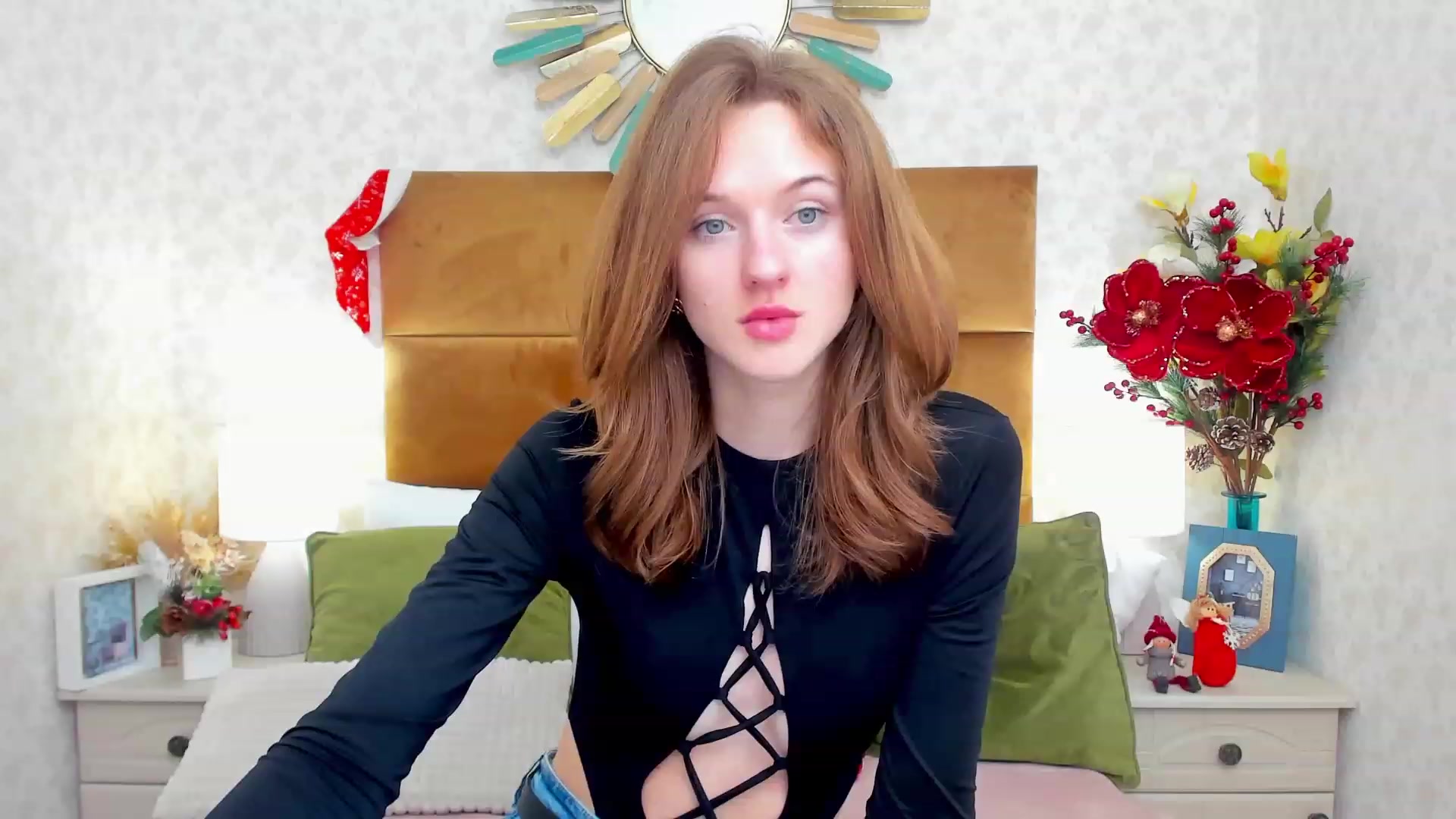 Gallery image thumbnail from MonaElisa's myfreecams stream on, 12/30/2022, 19:14 image 14 of 20
