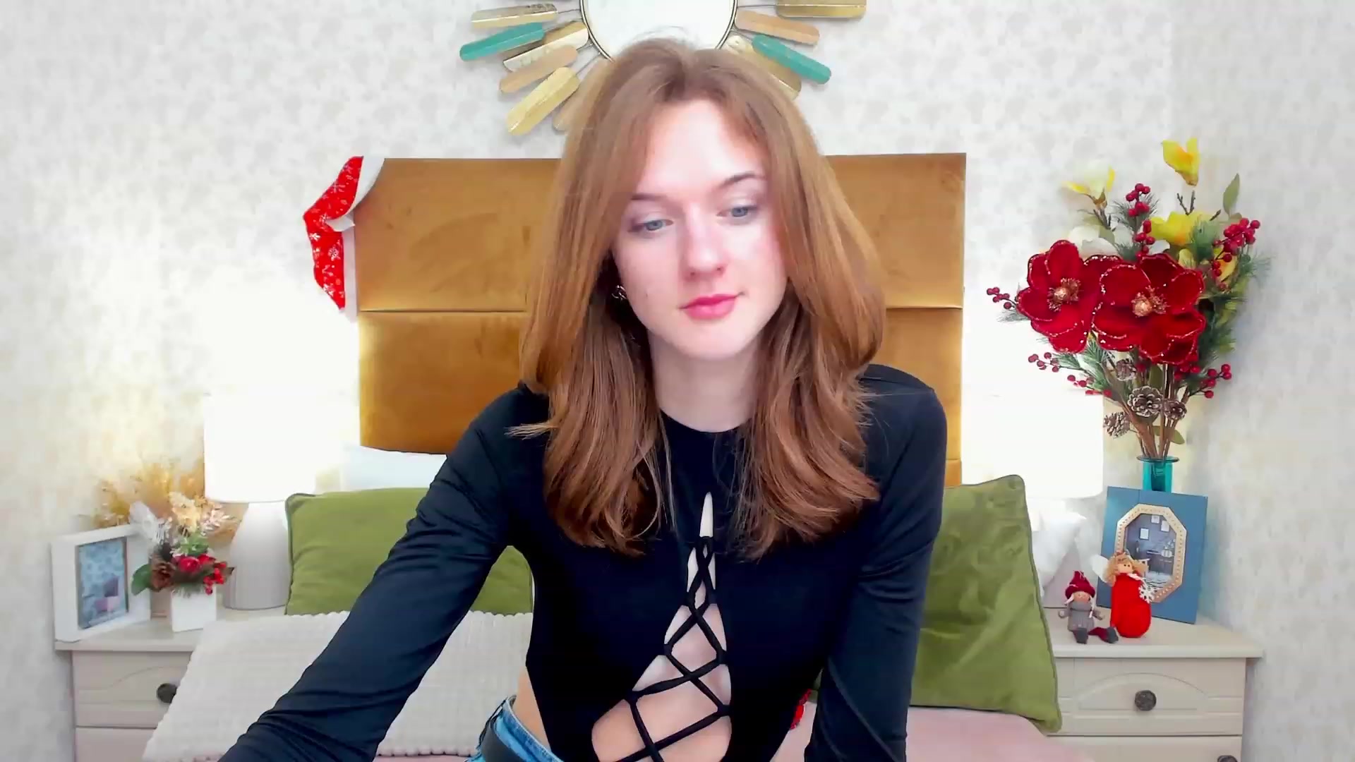 Gallery image thumbnail from MonaElisa's myfreecams stream on, 12/30/2022, 19:14 image 15 of 20