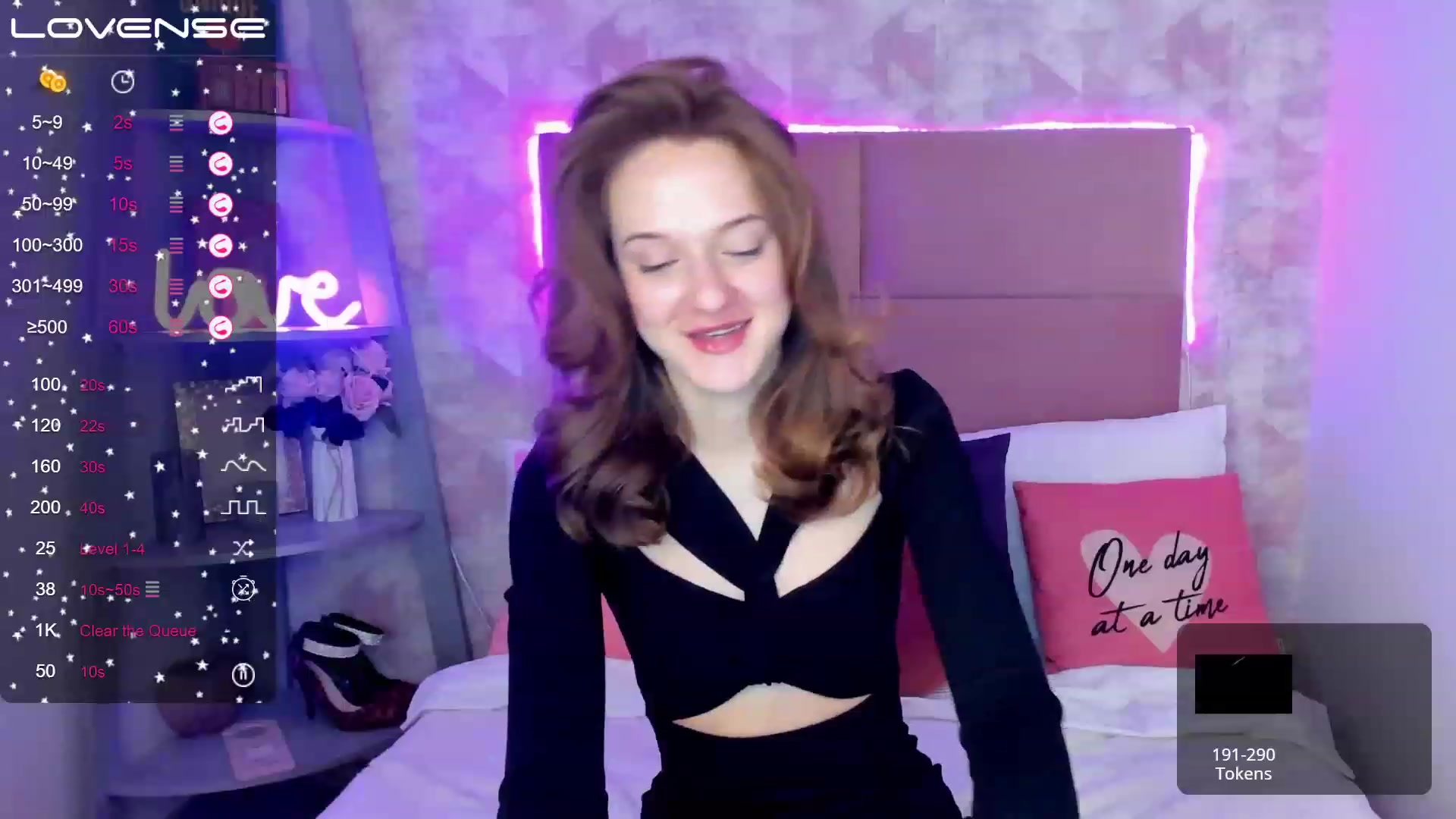 Gallery image thumbnail from MonaElisa's myfreecams stream on, 01/31/2023, 15:14 image 12 of 20