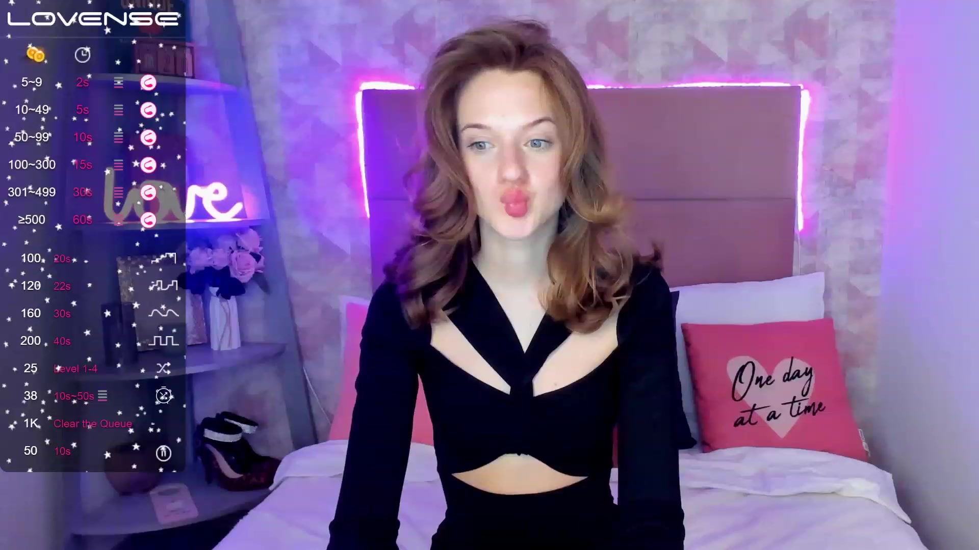 Gallery image thumbnail from MonaElisa's myfreecams stream on, 01/31/2023, 15:14 image 14 of 20