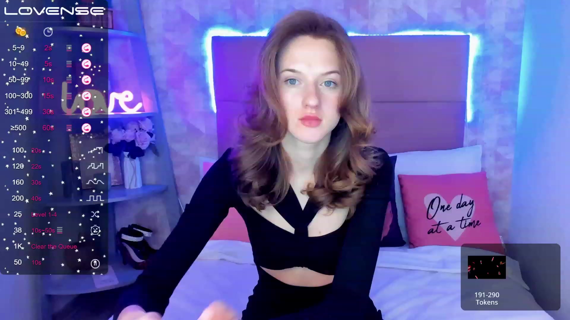 Gallery image thumbnail from MonaElisa's myfreecams stream on, 01/31/2023, 17:03 image 5 of 20