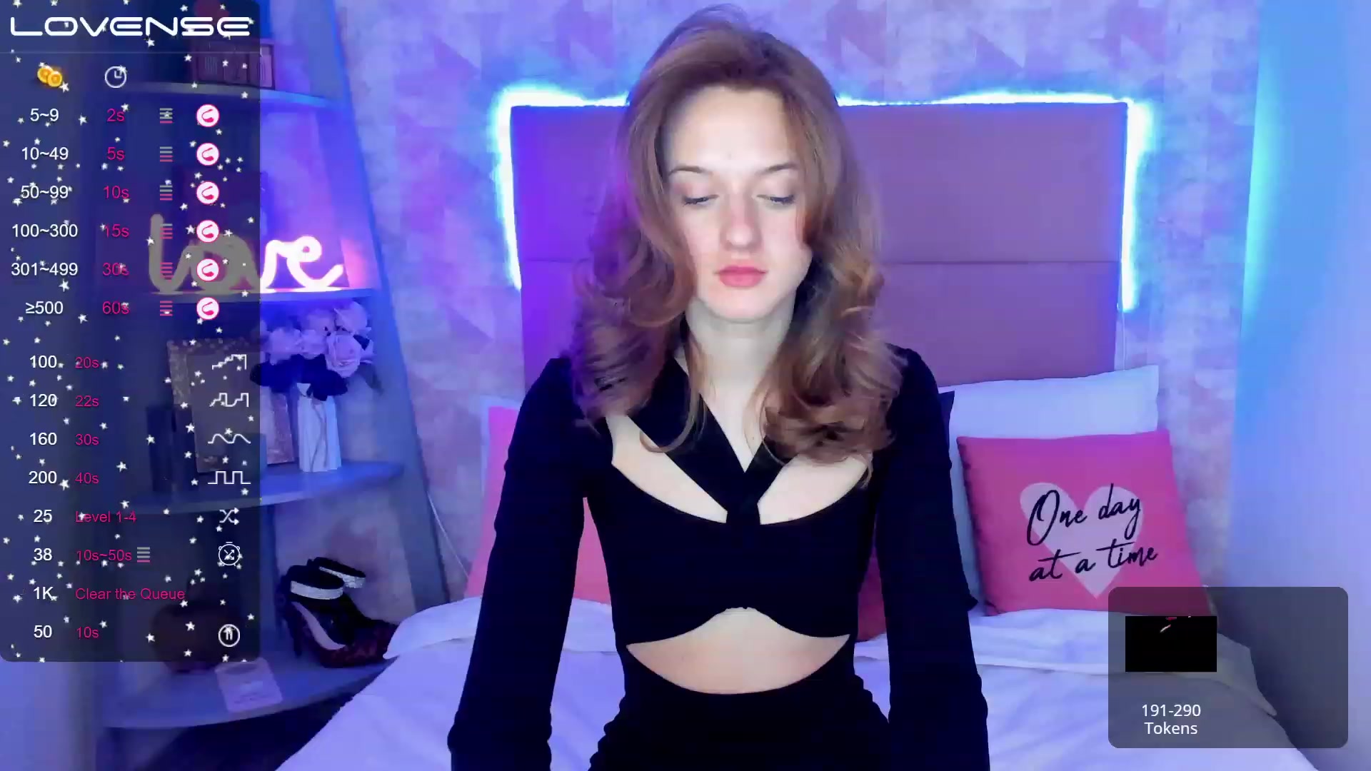 Gallery image thumbnail from MonaElisa's myfreecams stream on, 01/31/2023, 17:03 image 18 of 20