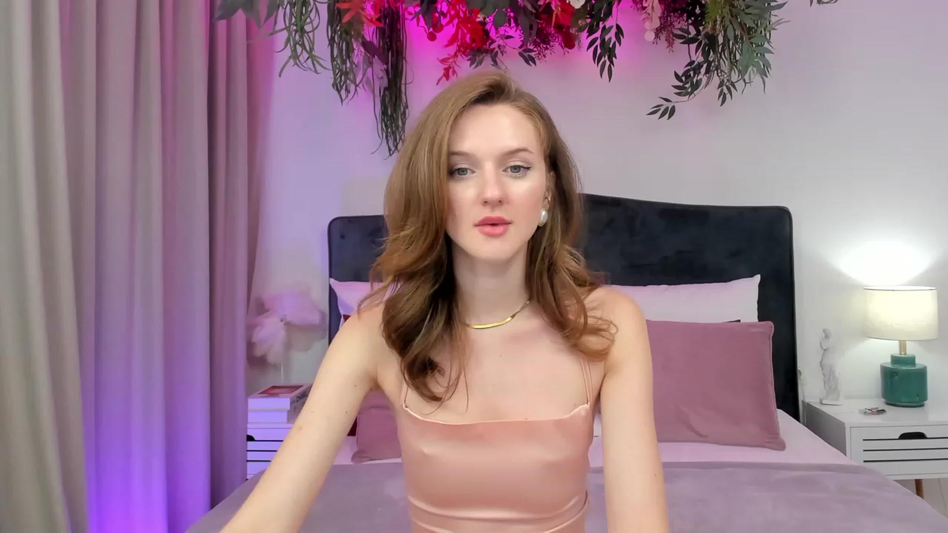 Gallery image thumbnail from MonaElisa's myfreecams stream on, 08/18/2023, 19:03 image 6 of 20