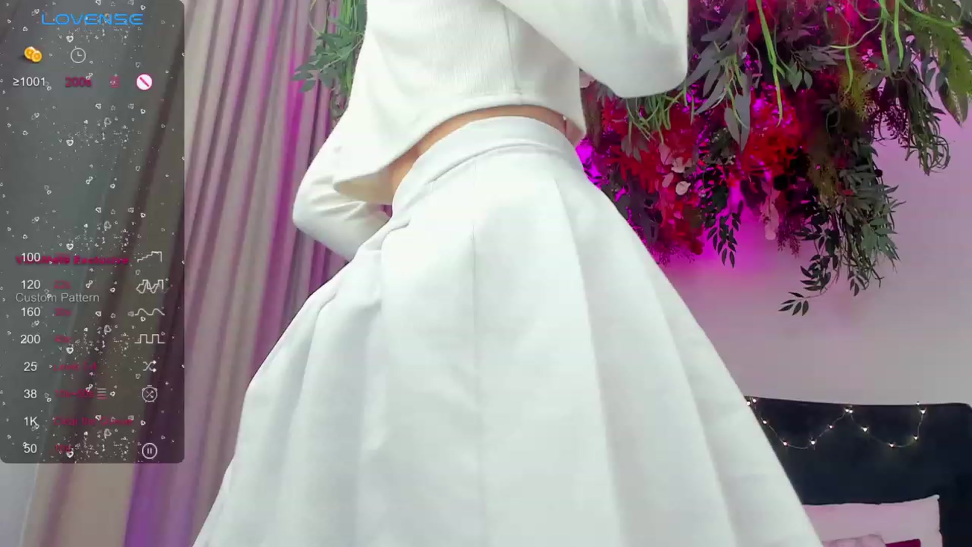 Gallery image thumbnail from MonaElisa's myfreecams stream on, 12/22/2023, 17:37 image 1 of 20