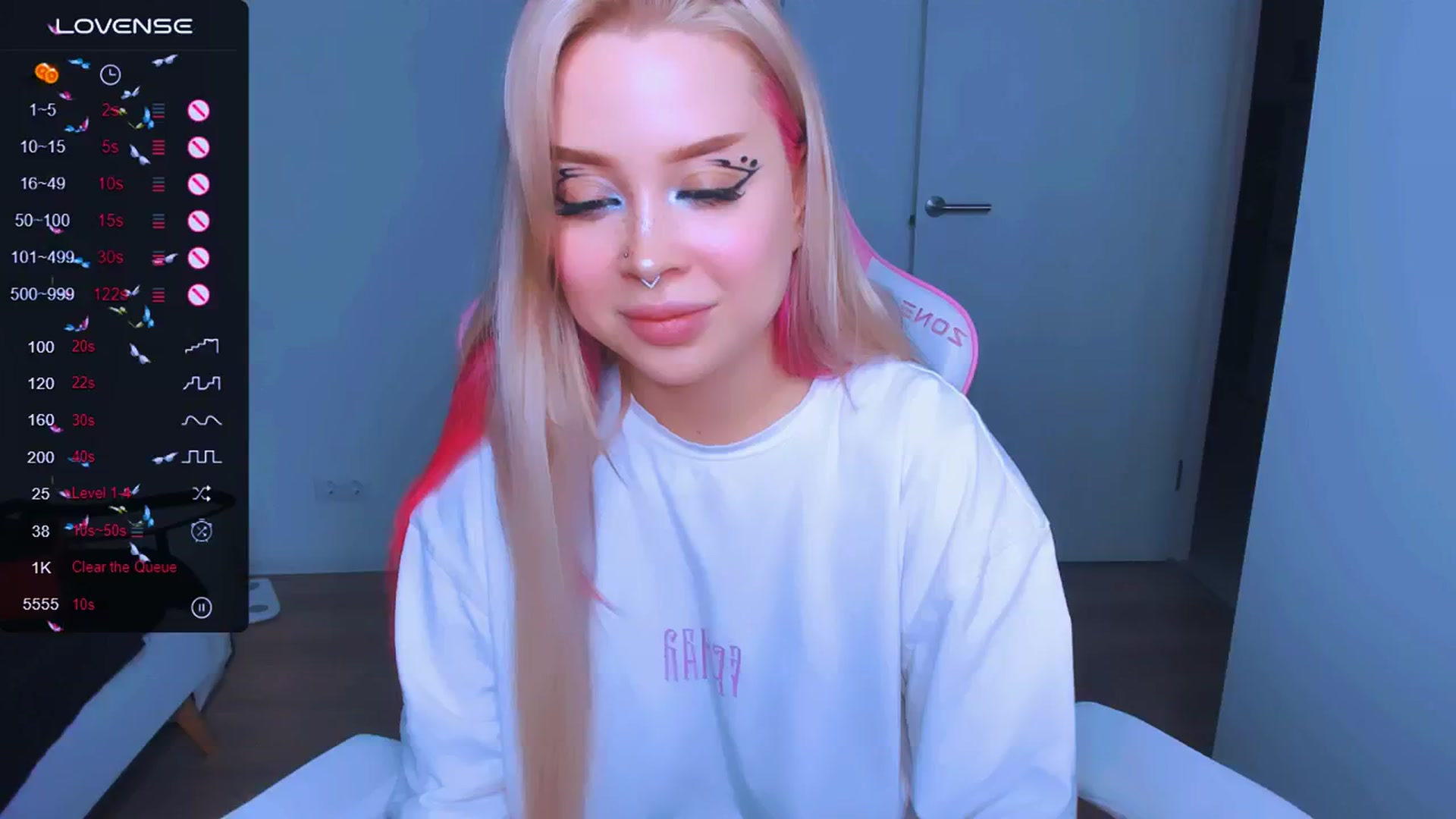 Gallery image thumbnail from MonaLauu's myfreecams stream on, 03/11/2025, 18:42 image 6 of 20