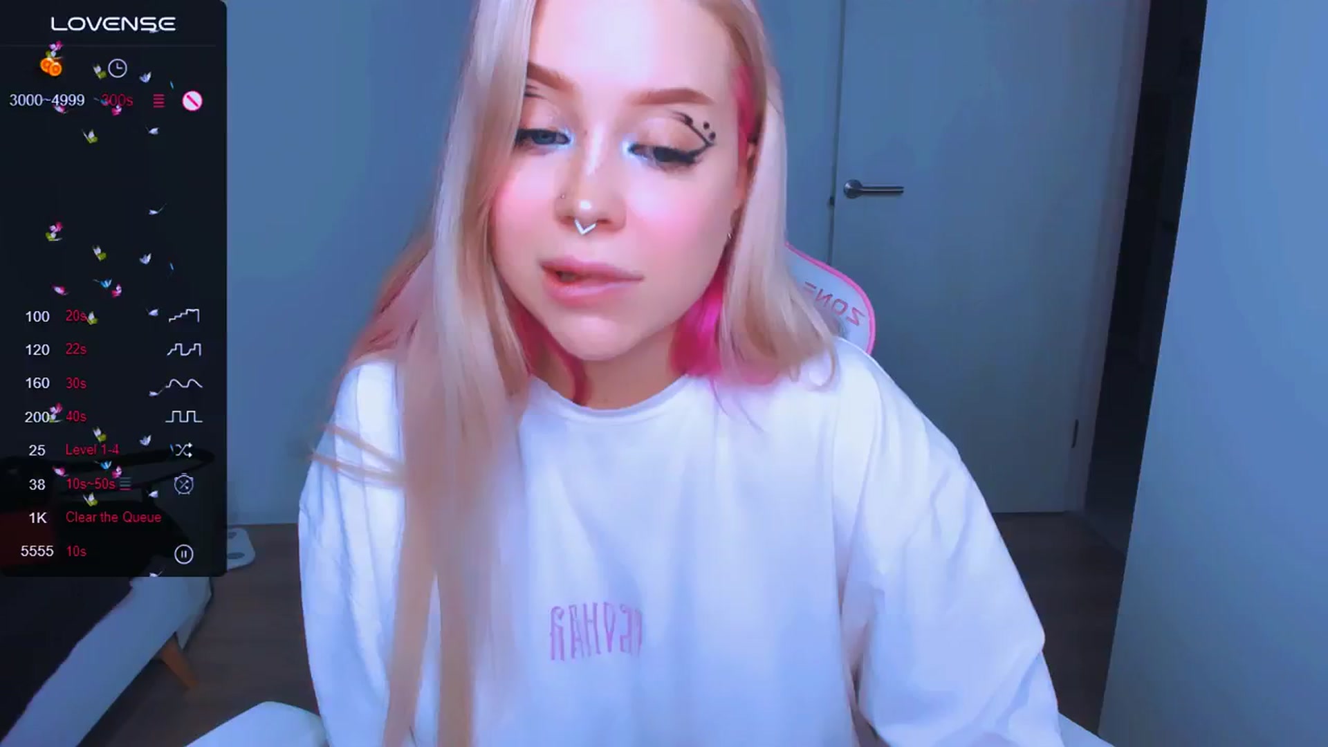Gallery image thumbnail from MonaLauu's myfreecams stream on, 03/11/2025, 18:42 image 5 of 20