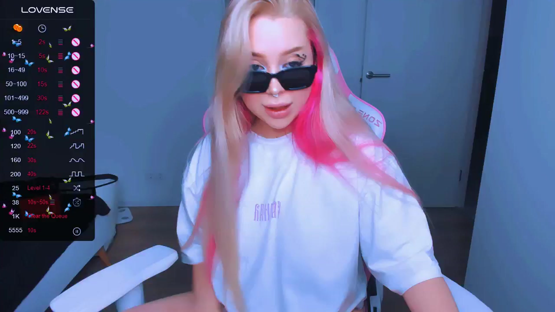 Gallery image thumbnail from MonaLauu's myfreecams stream on, 03/11/2025, 18:42 image 2 of 20