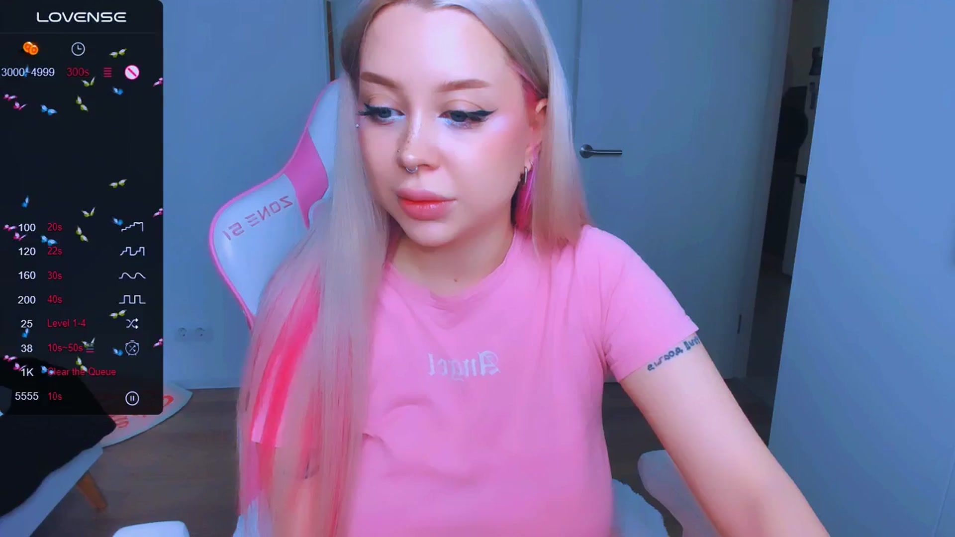 Gallery image thumbnail from MonaLauu's myfreecams stream on, 03/17/2025, 10:01 image 17 of 20