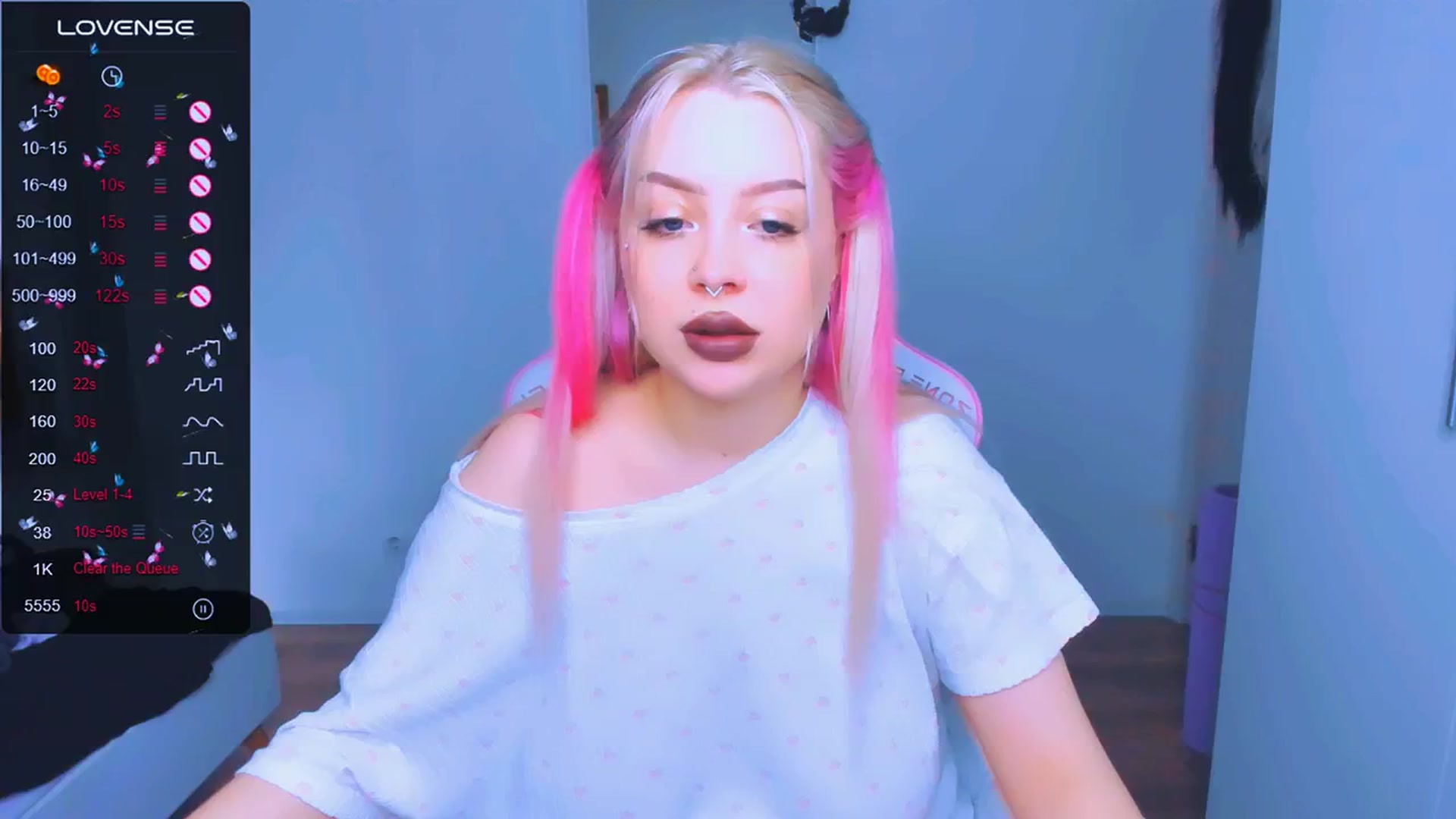 Gallery image thumbnail from MonaLauu's myfreecams stream on, 03/19/2025, 08:24 image 19 of 20