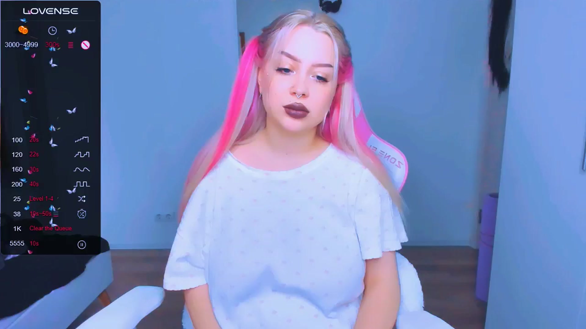 Gallery image thumbnail from MonaLauu's myfreecams stream on, 03/19/2025, 08:24 image 12 of 20