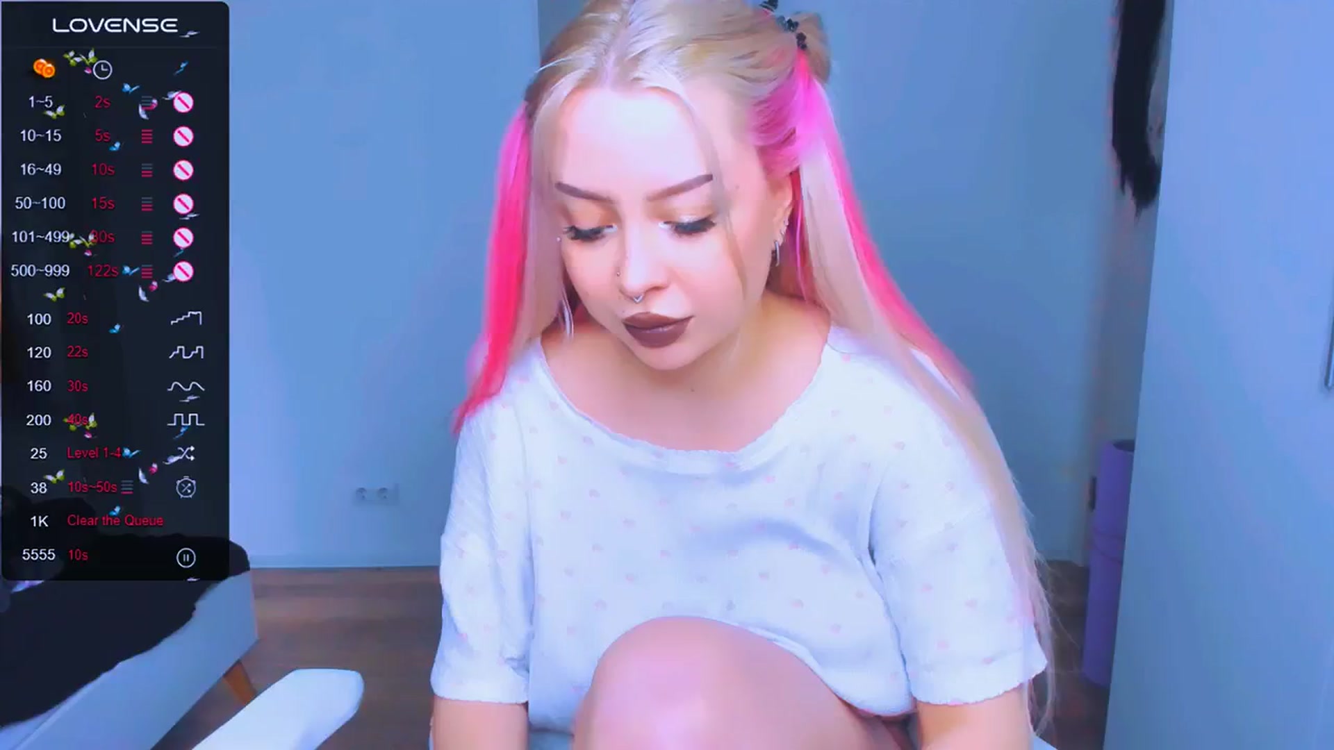 Gallery image thumbnail from MonaLauu's myfreecams stream on, 03/19/2025, 08:24 image 13 of 20