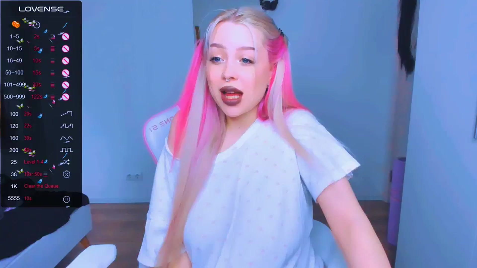 Gallery image thumbnail from MonaLauu's myfreecams stream on, 03/19/2025, 08:24 image 9 of 20