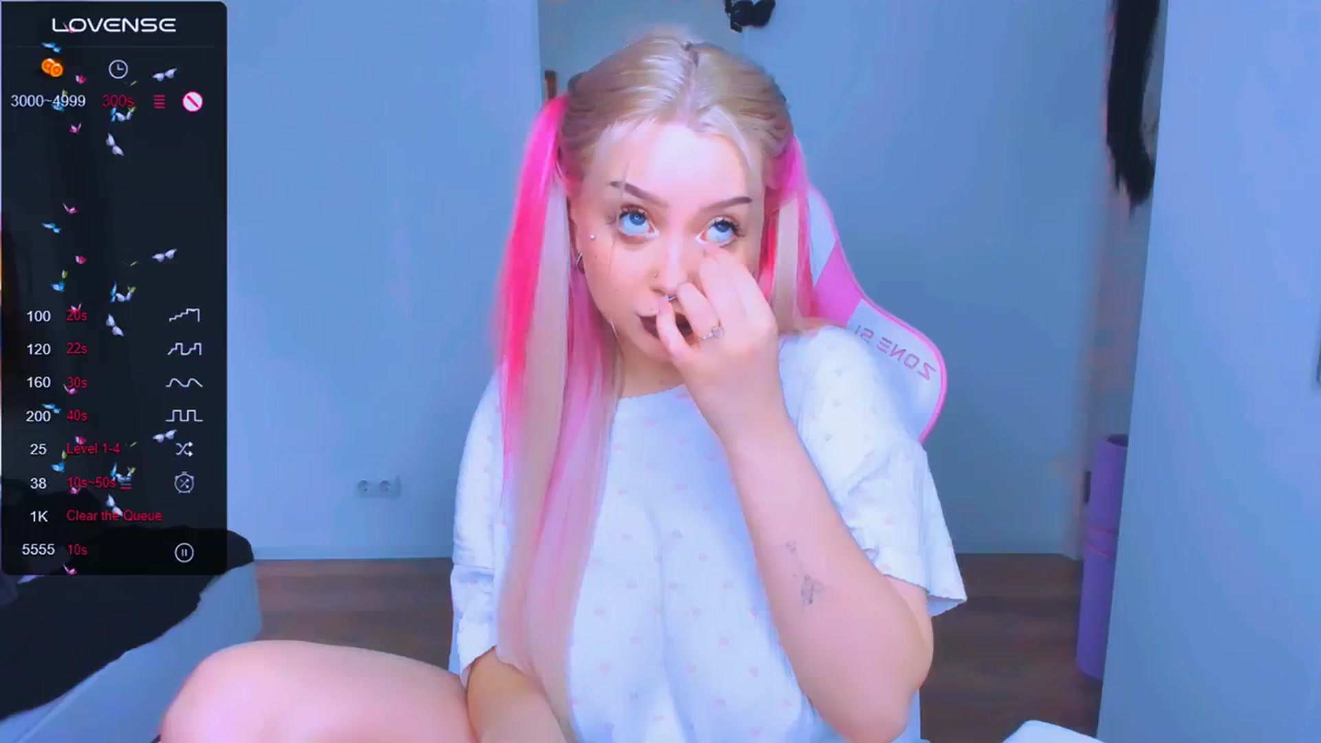 Gallery image thumbnail from MonaLauu's myfreecams stream on, 03/19/2025, 08:24 image 8 of 20