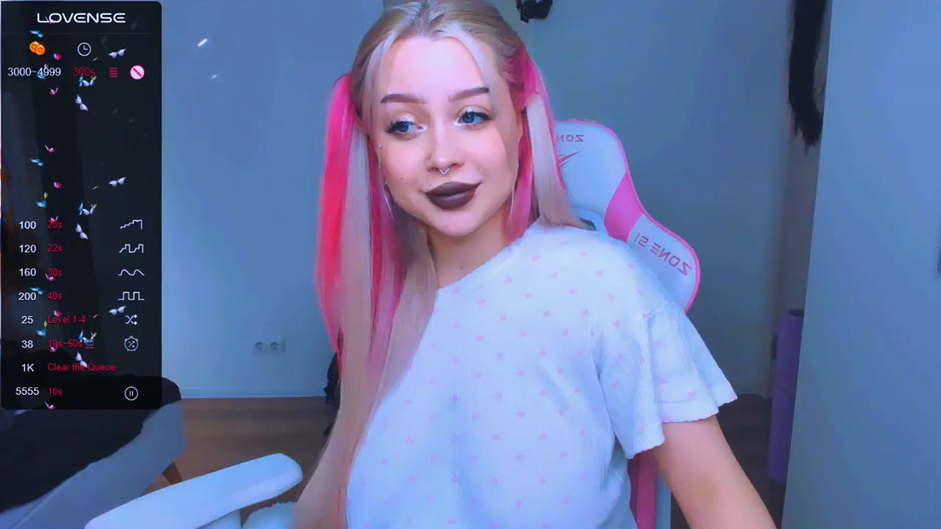 Gallery image thumbnail from MonaLauu's myfreecams stream on, 03/19/2025, 08:24 image 4 of 20
