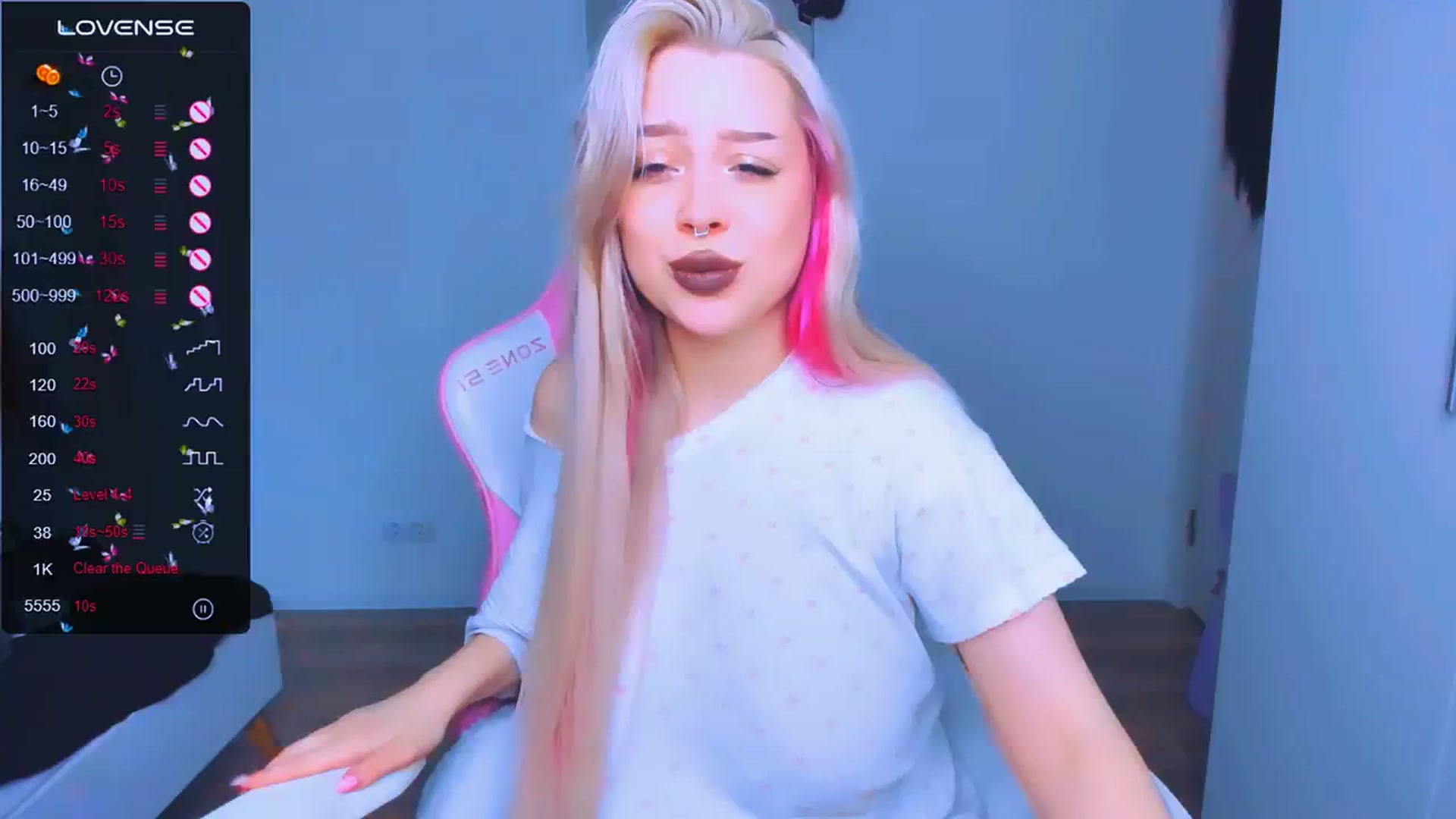 Gallery image thumbnail from MonaLauu's myfreecams stream on, 03/19/2025, 09:20 image 5 of 20