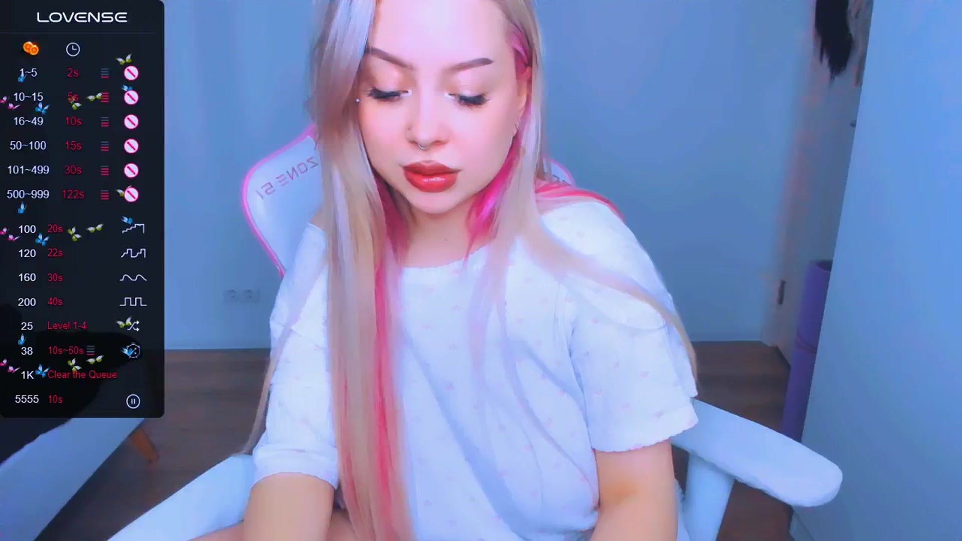 Gallery image thumbnail from MonaLauu's myfreecams stream on, 03/19/2025, 12:00 image 6 of 20