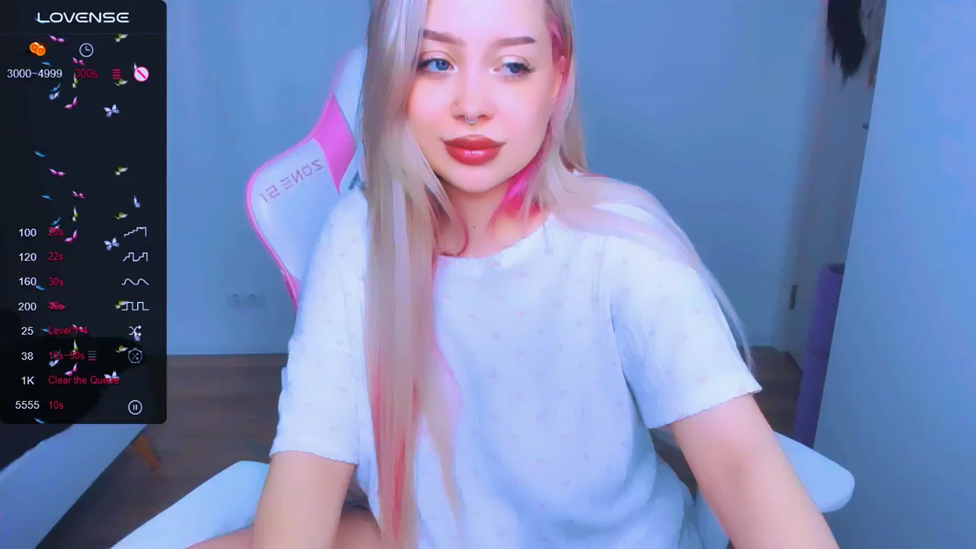 Gallery image thumbnail from MonaLauu's myfreecams stream on, 03/19/2025, 12:00 image 3 of 20