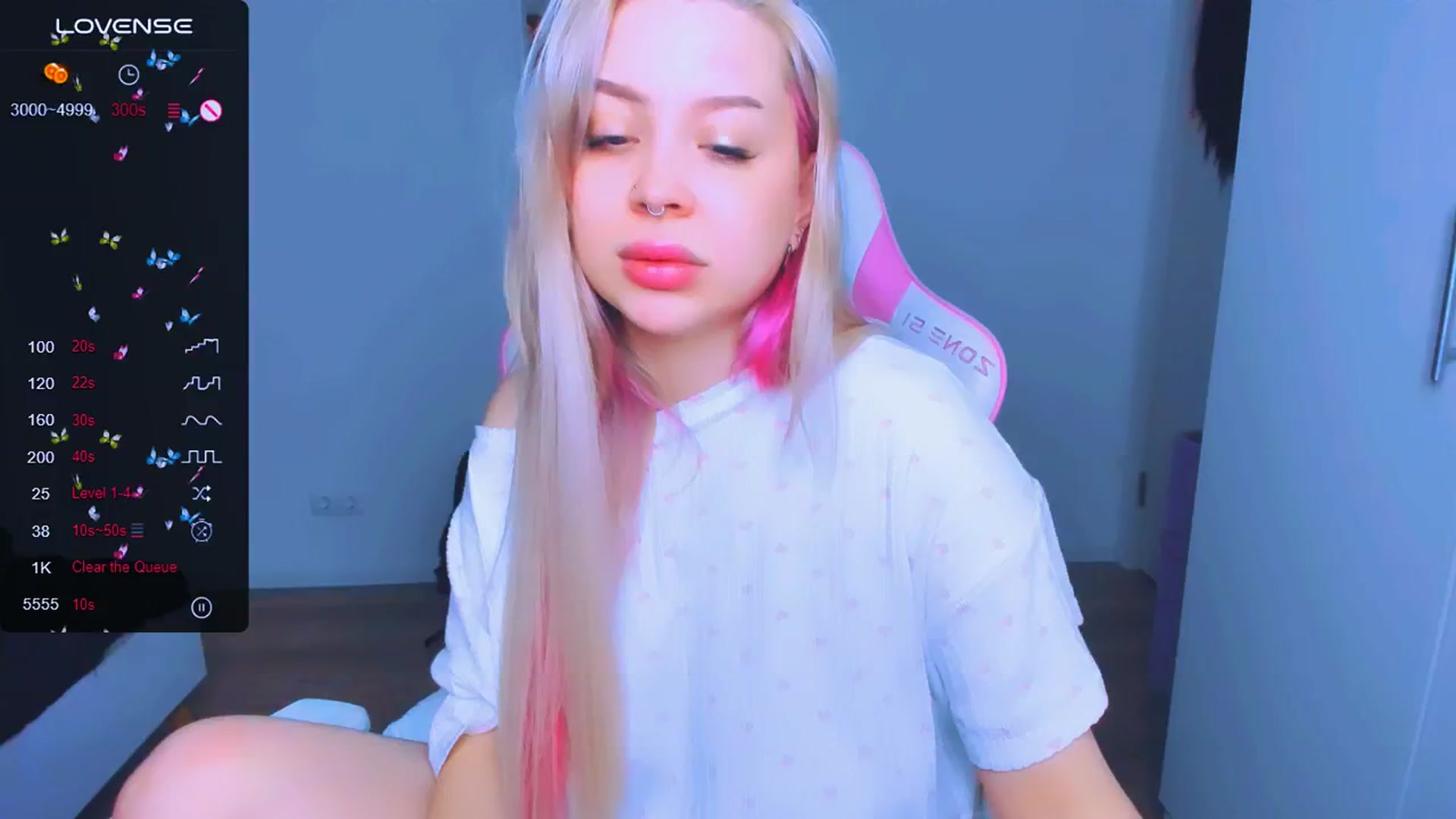 Gallery image thumbnail from MonaLauu's myfreecams stream on, 03/19/2025, 19:19 image 8 of 20