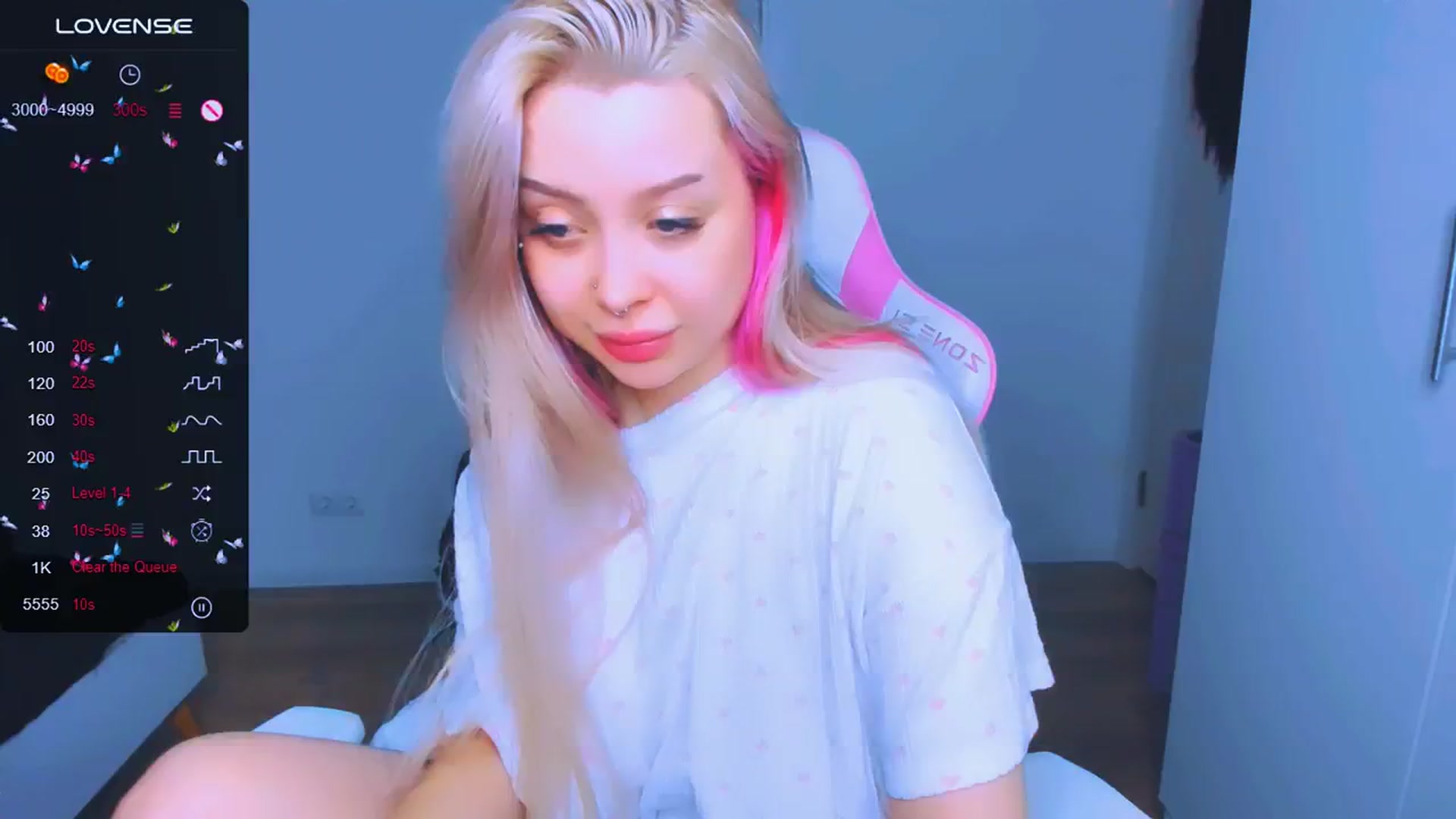 Gallery image thumbnail from MonaLauu's myfreecams stream on, 03/19/2025, 19:19 image 13 of 20
