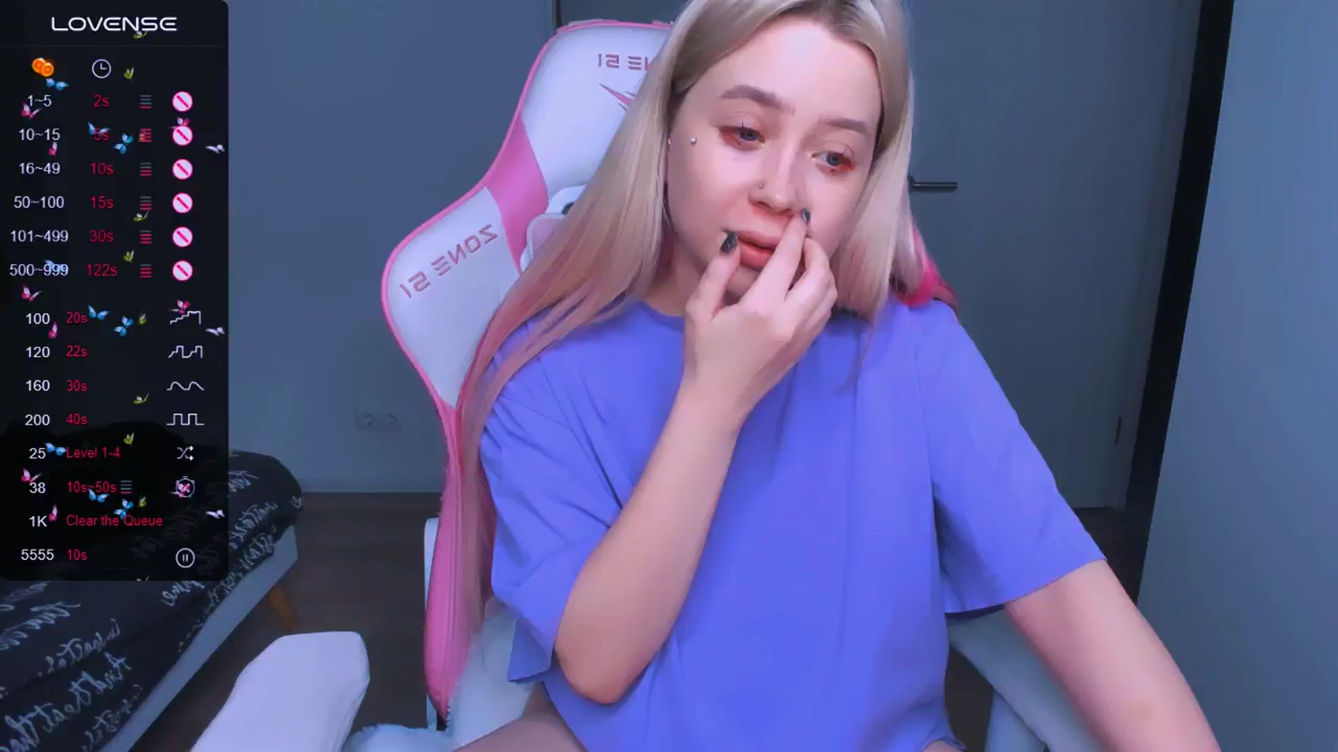 Gallery image thumbnail from MonaLauu's myfreecams stream on, 04/25/2025, 23:21 image 11 of 20