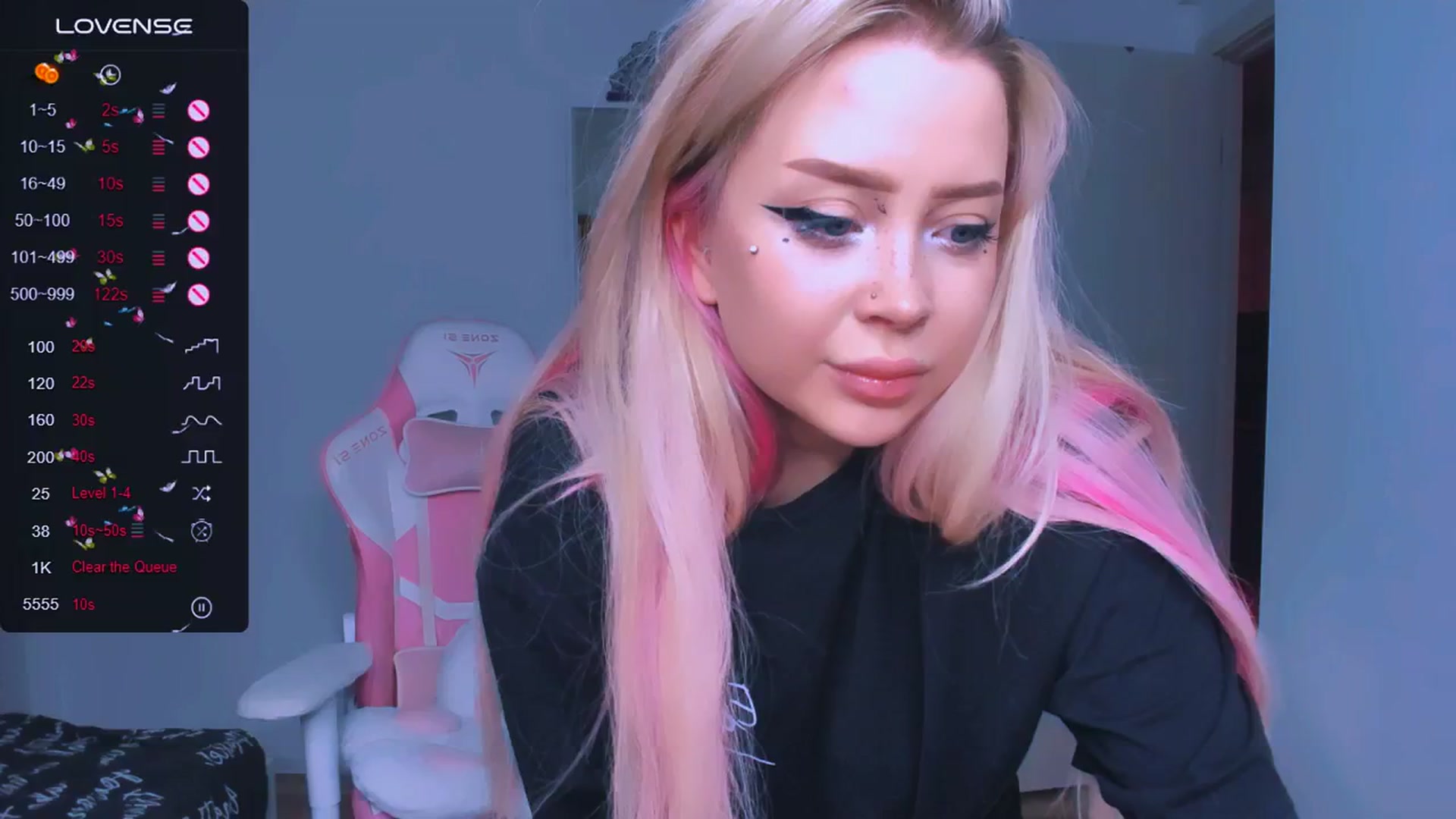Gallery image thumbnail from MonaLauu's myfreecams stream on, 04/29/2025, 07:20 image 15 of 20