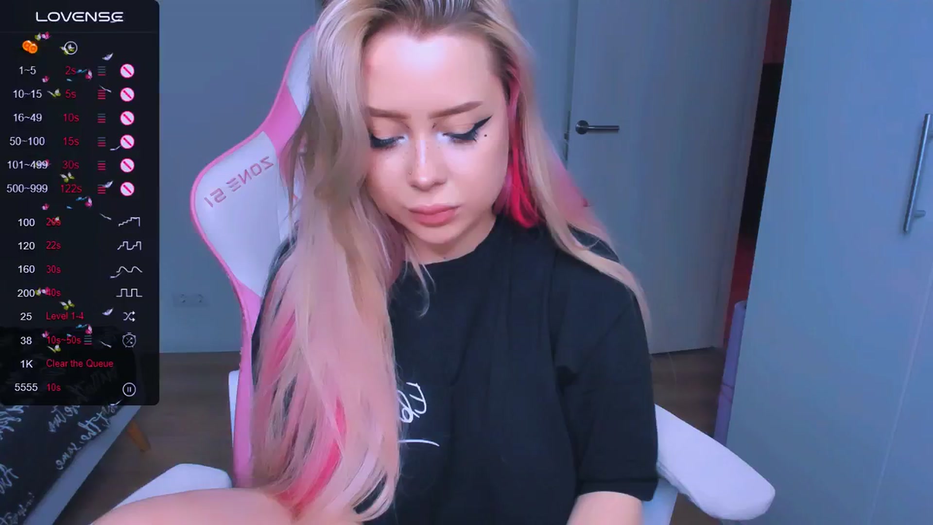 Gallery image thumbnail from MonaLauu's myfreecams stream on, 04/29/2025, 07:20 image 19 of 20