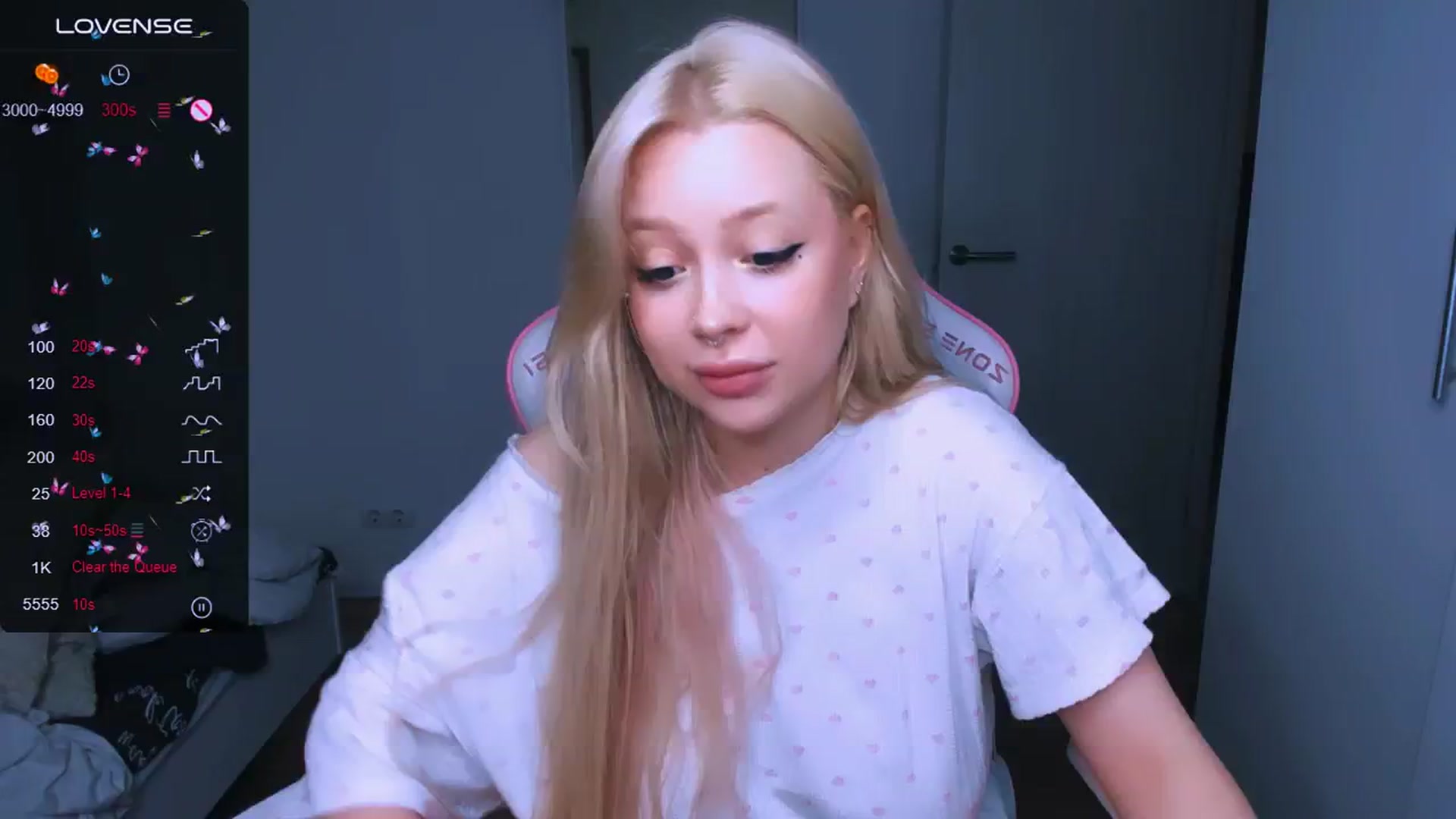 Gallery image thumbnail from MonaLauu's myfreecams stream on, 05/15/2025, 10:02 image 11 of 20