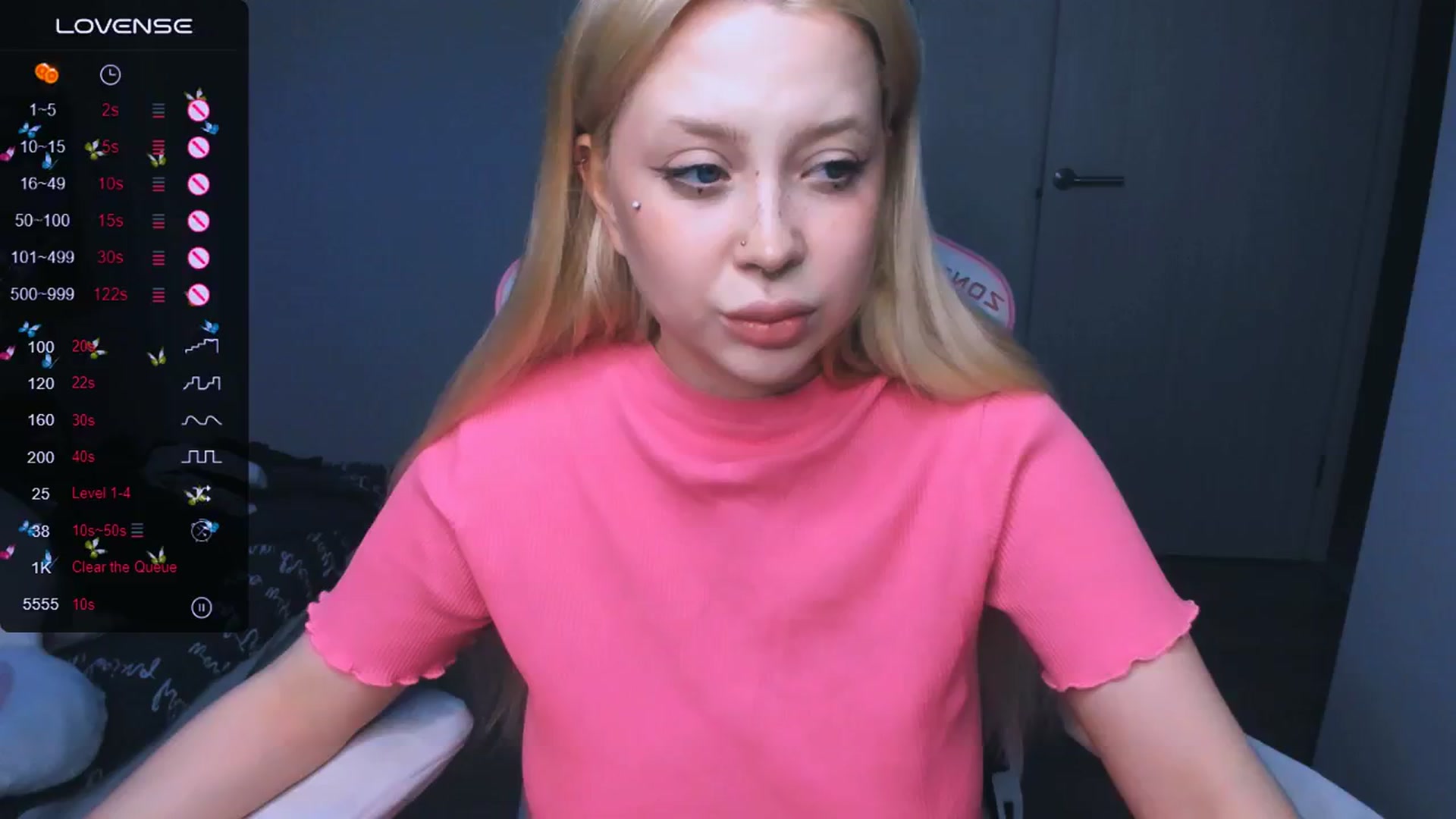 Gallery image thumbnail from MonaLauu's myfreecams stream on, 05/21/2025, 24:23 image 12 of 20