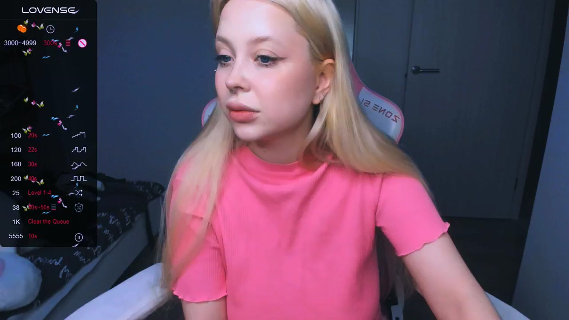 Gallery image thumbnail from MonaLauu's myfreecams stream on, 05/21/2025, 24:23 image 15 of 20