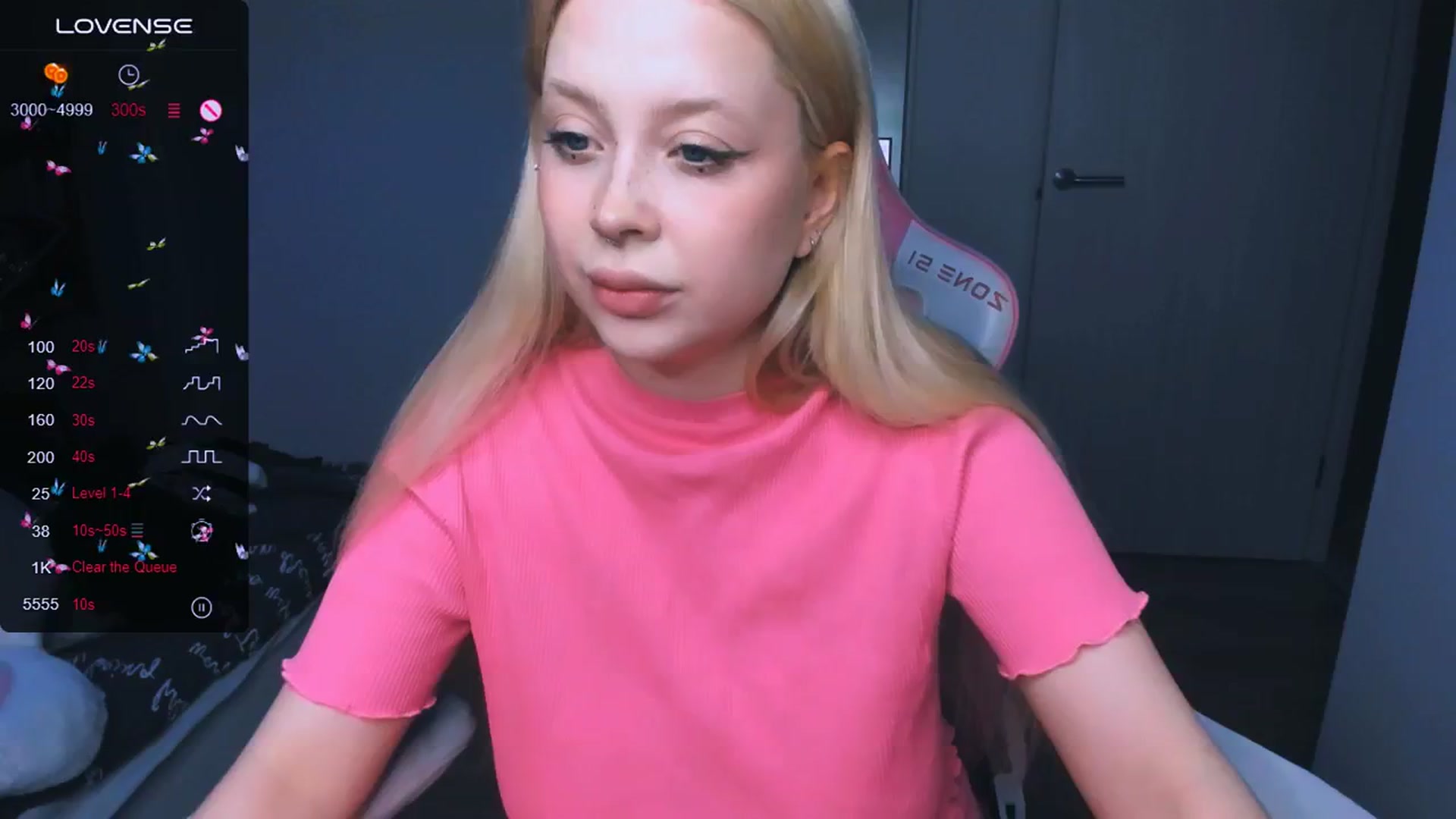 Gallery image thumbnail from MonaLauu's myfreecams stream on, 05/21/2025, 24:23 image 14 of 20