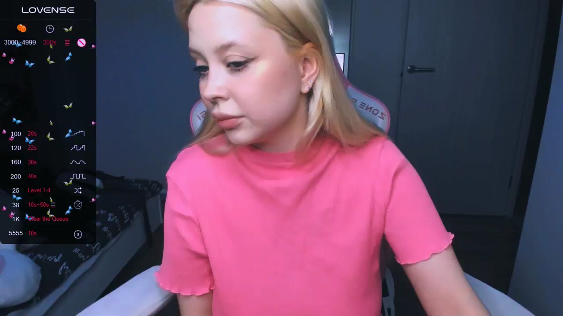 Gallery image thumbnail from MonaLauu's myfreecams stream on, 05/21/2025, 24:23 image 7 of 20