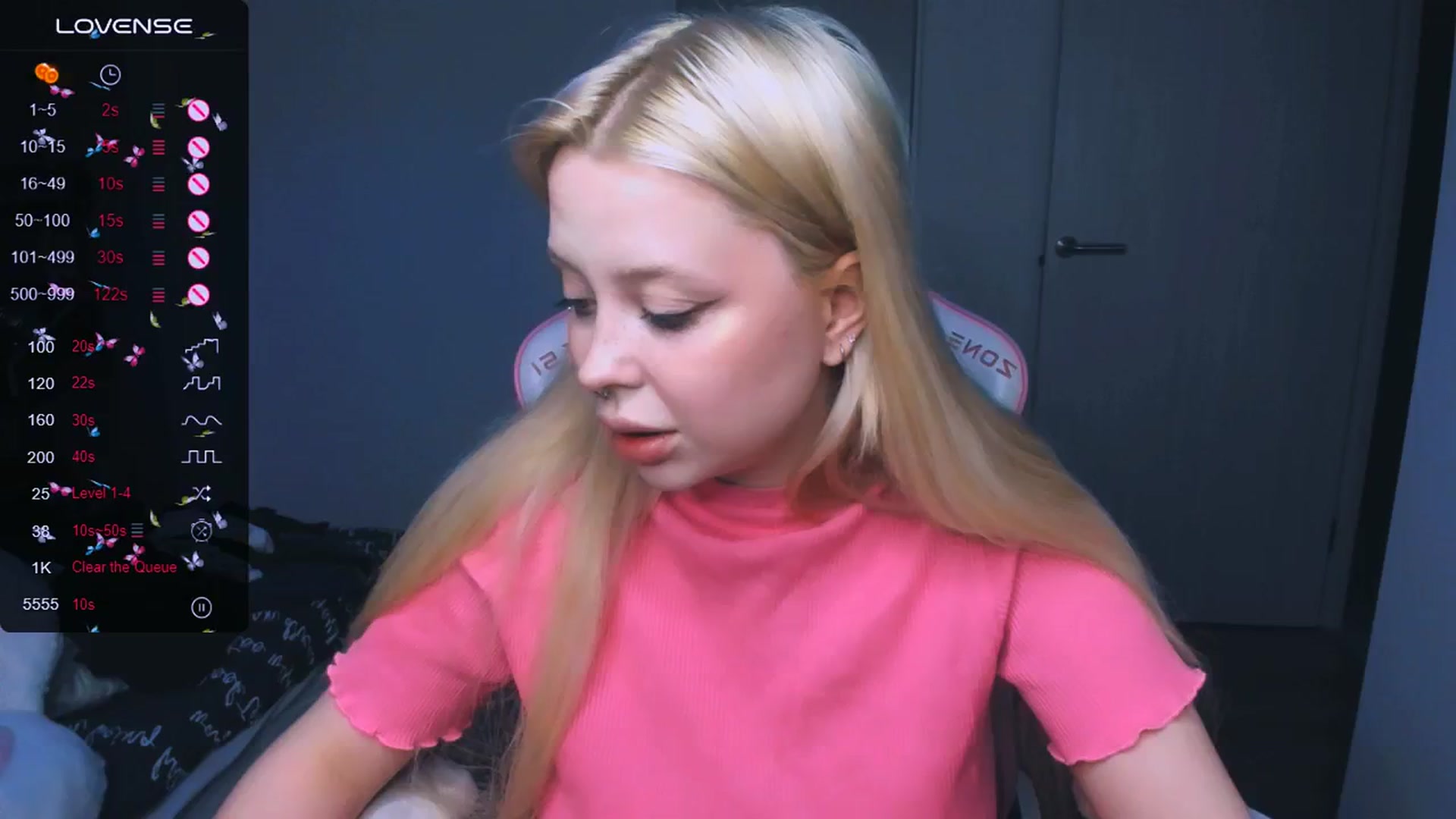 Gallery image thumbnail from MonaLauu's myfreecams stream on, 05/21/2025, 24:23 image 16 of 20