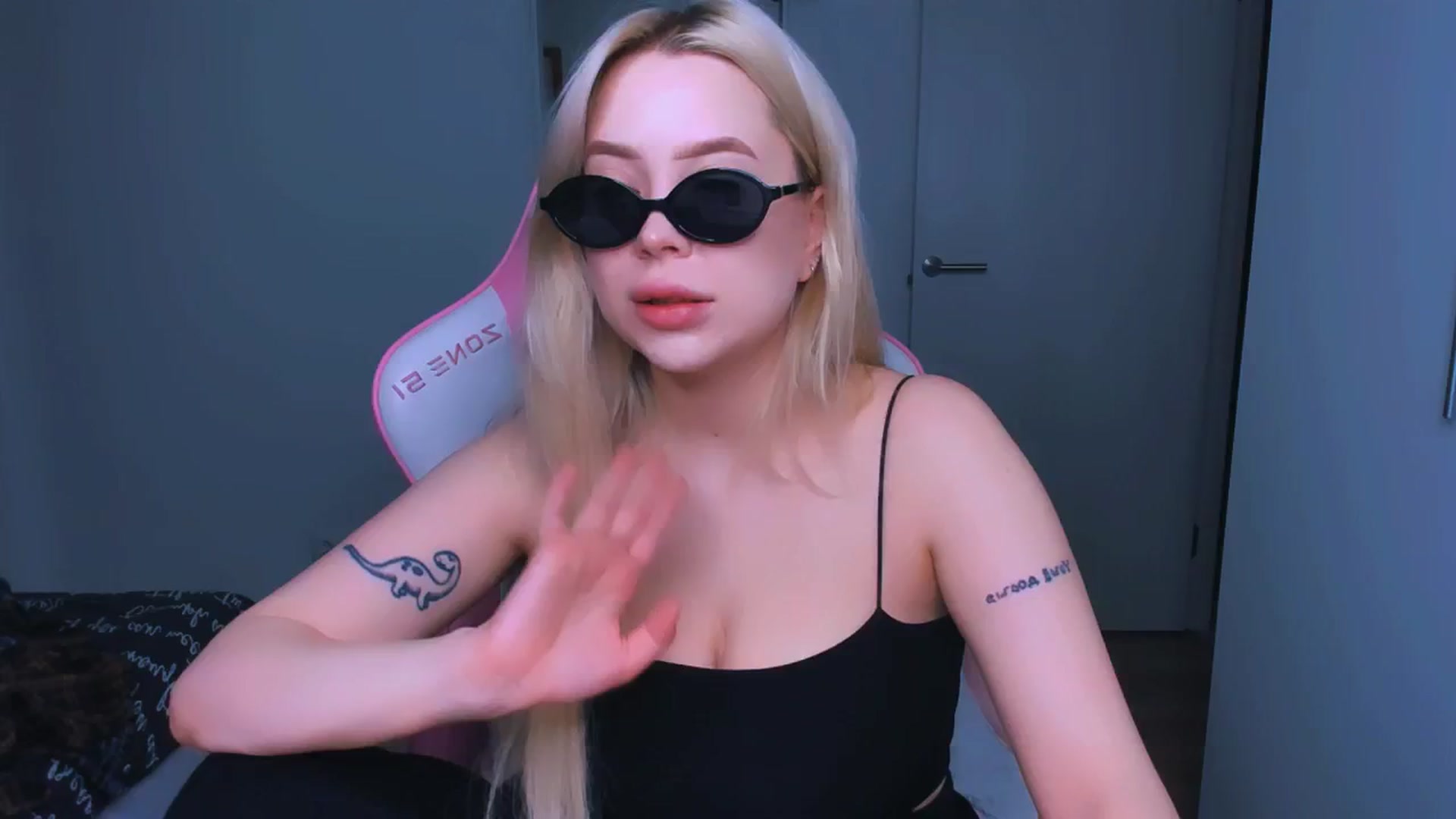 Gallery image thumbnail from MonaLauu's myfreecams stream on, 06/10/2025, 01:10 image 4 of 20
