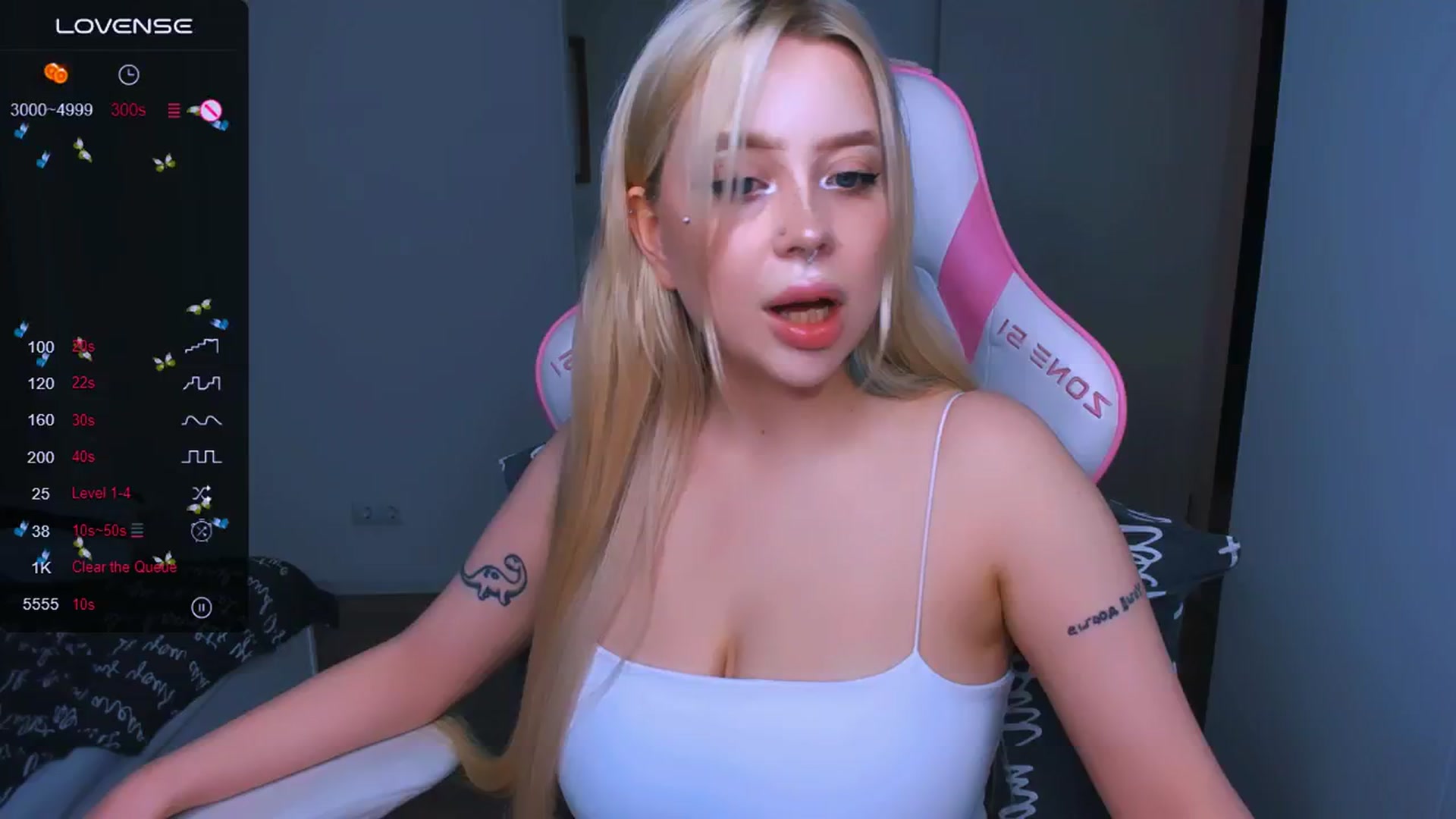 Gallery image thumbnail from MonaLauu's myfreecams stream on, 06/27/2025, 21:18 image 10 of 20