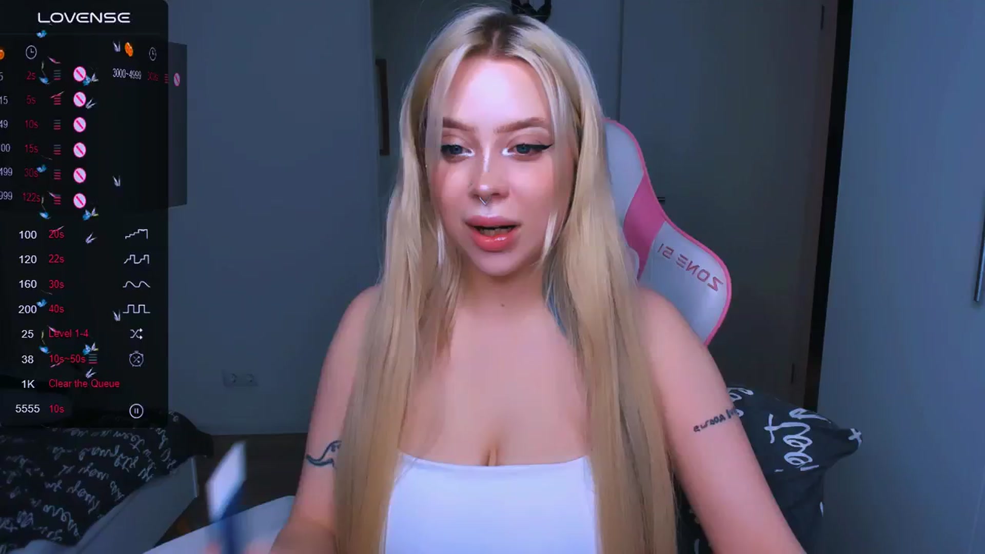 Gallery image thumbnail from MonaLauu's myfreecams stream on, 06/27/2025, 21:18 image 8 of 20