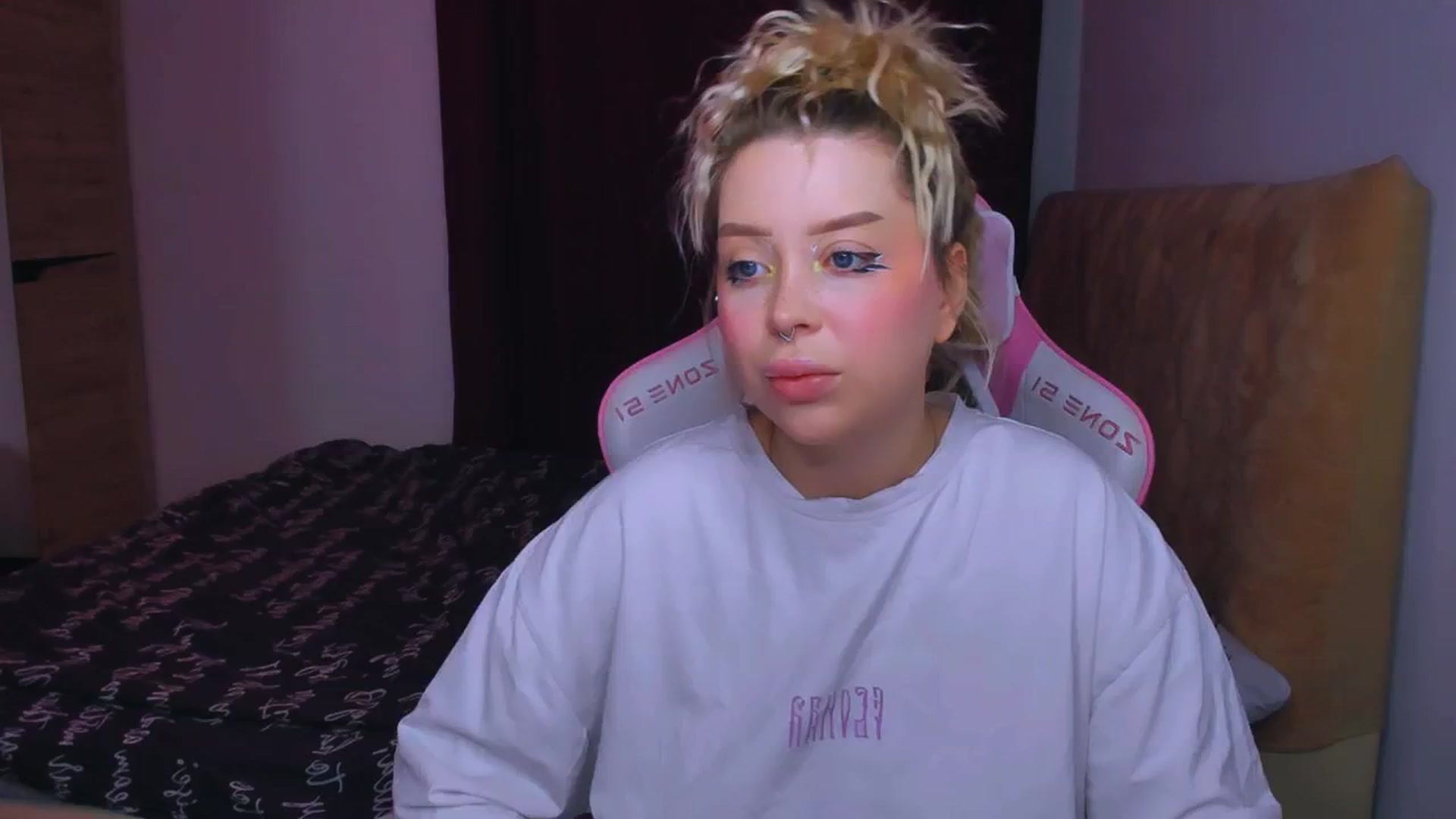 Gallery image thumbnail from MonaLauu's myfreecams stream on, 09/30/2025, 02:26 image 13 of 20