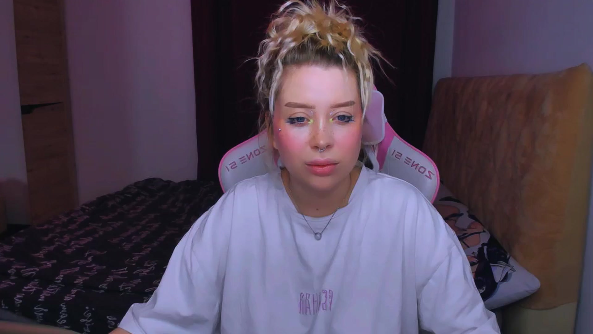 Gallery image thumbnail from MonaLauu's myfreecams stream on, 09/30/2025, 02:26 image 20 of 20