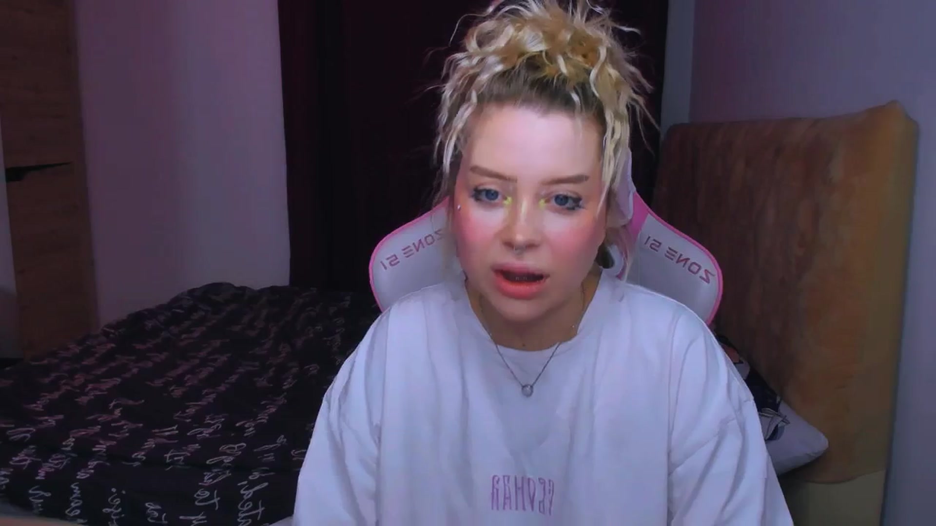 Gallery image thumbnail from MonaLauu's myfreecams stream on, 09/30/2025, 02:26 image 17 of 20