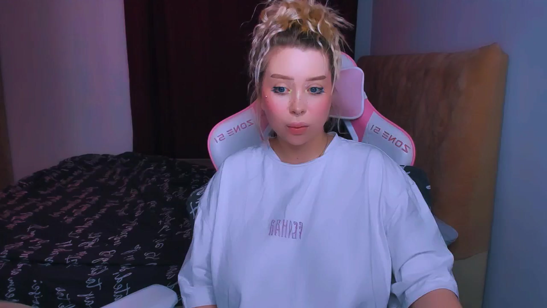Gallery image thumbnail from MonaLauu's myfreecams stream on, 09/30/2025, 03:26 image 9 of 20