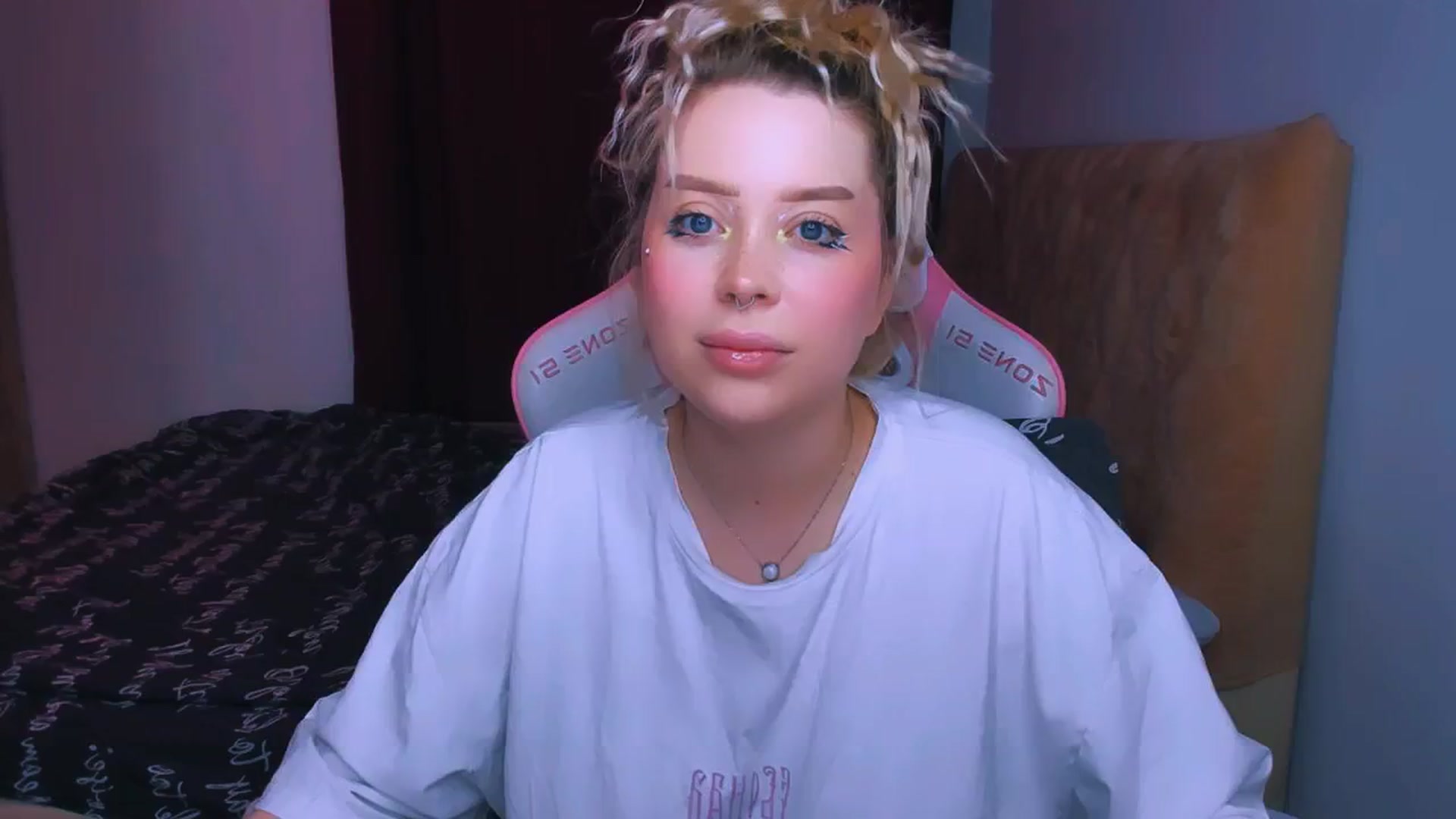 Gallery image thumbnail from MonaLauu's myfreecams stream on, 09/30/2025, 03:26 image 19 of 20