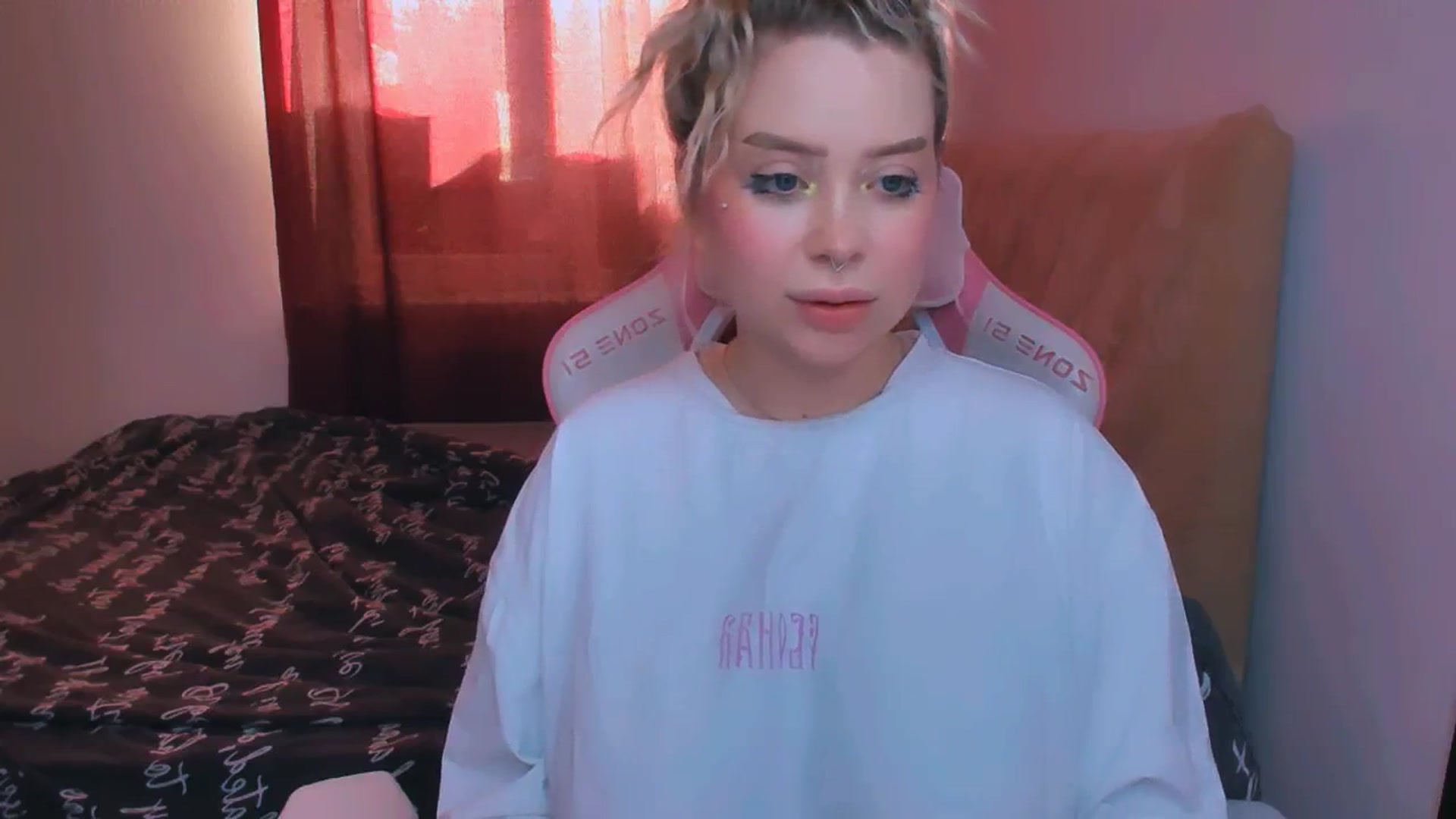 Gallery image thumbnail from MonaLauu's myfreecams stream on, 09/30/2025, 05:51 image 18 of 20