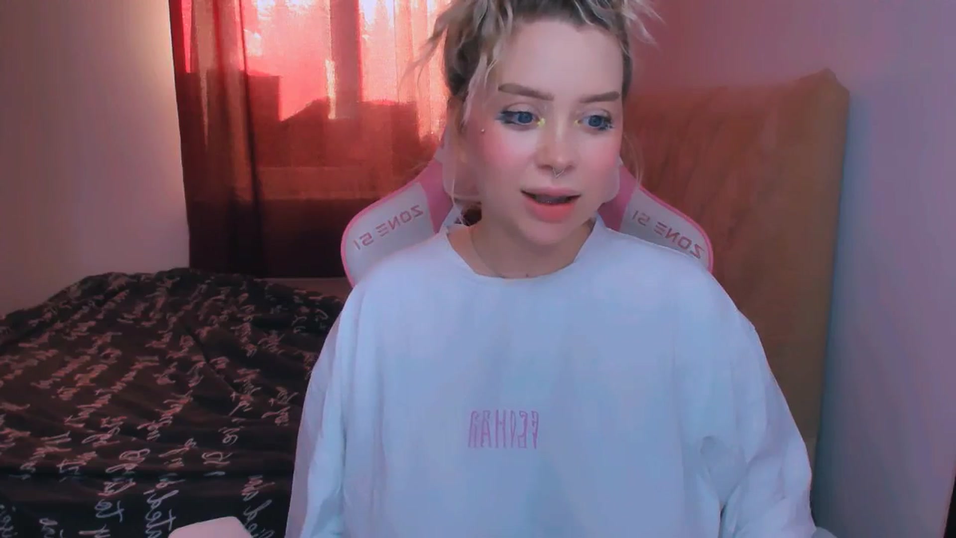 Gallery image thumbnail from MonaLauu's myfreecams stream on, 09/30/2025, 05:51 image 16 of 20