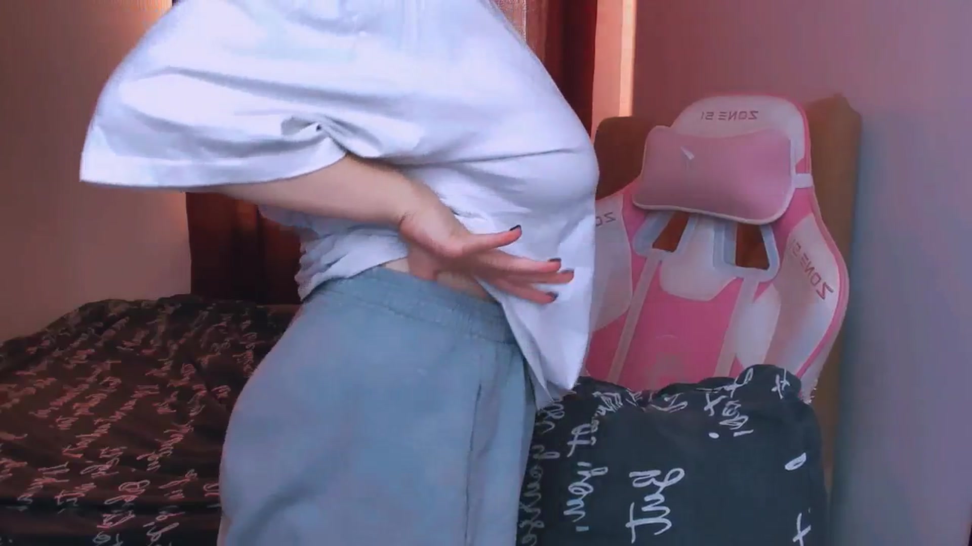 Gallery image thumbnail from MonaLauu's myfreecams stream on, 09/30/2025, 05:51 image 13 of 20