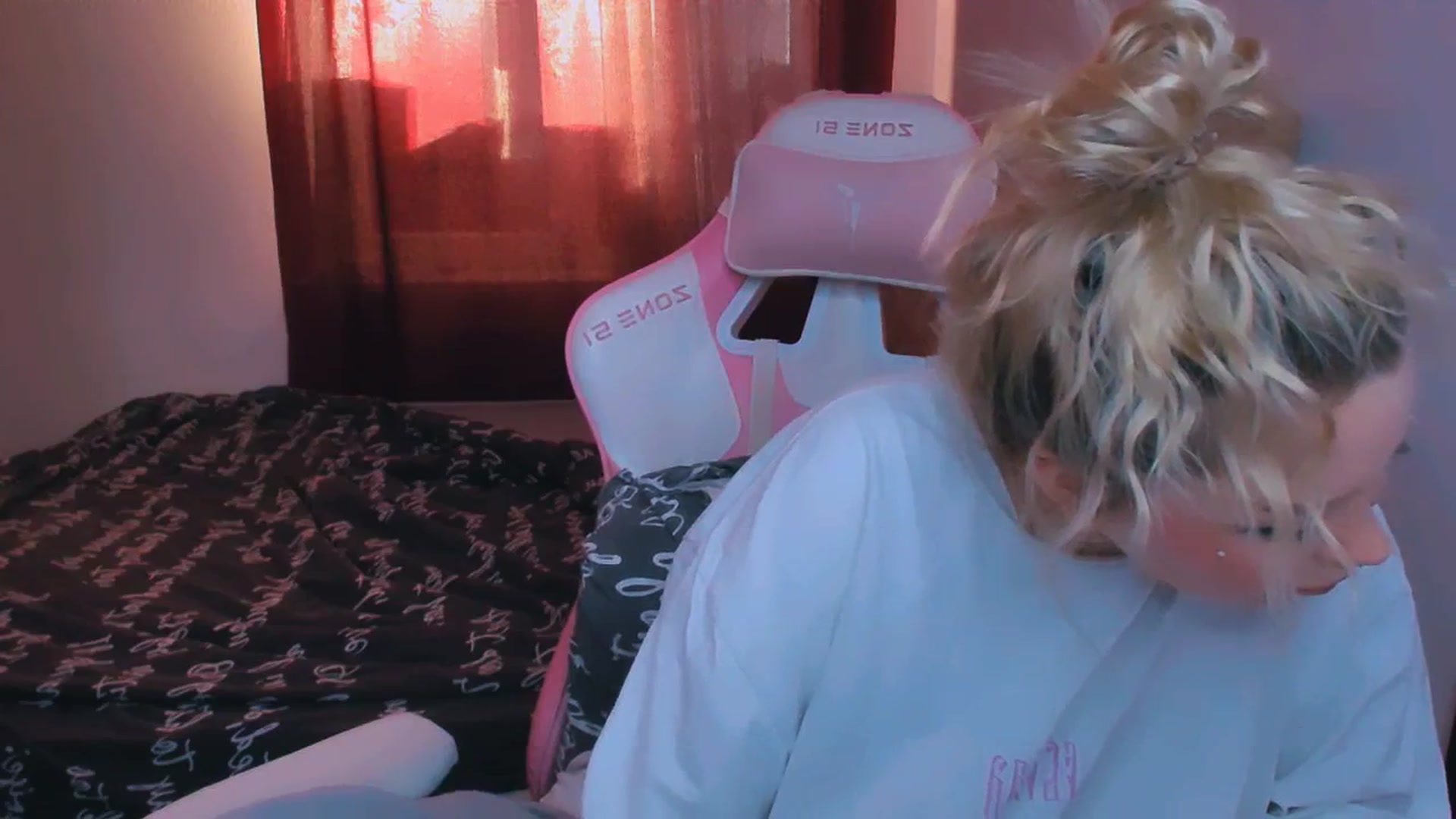 Gallery image thumbnail from MonaLauu's myfreecams stream on, 09/30/2025, 05:51 image 9 of 20
