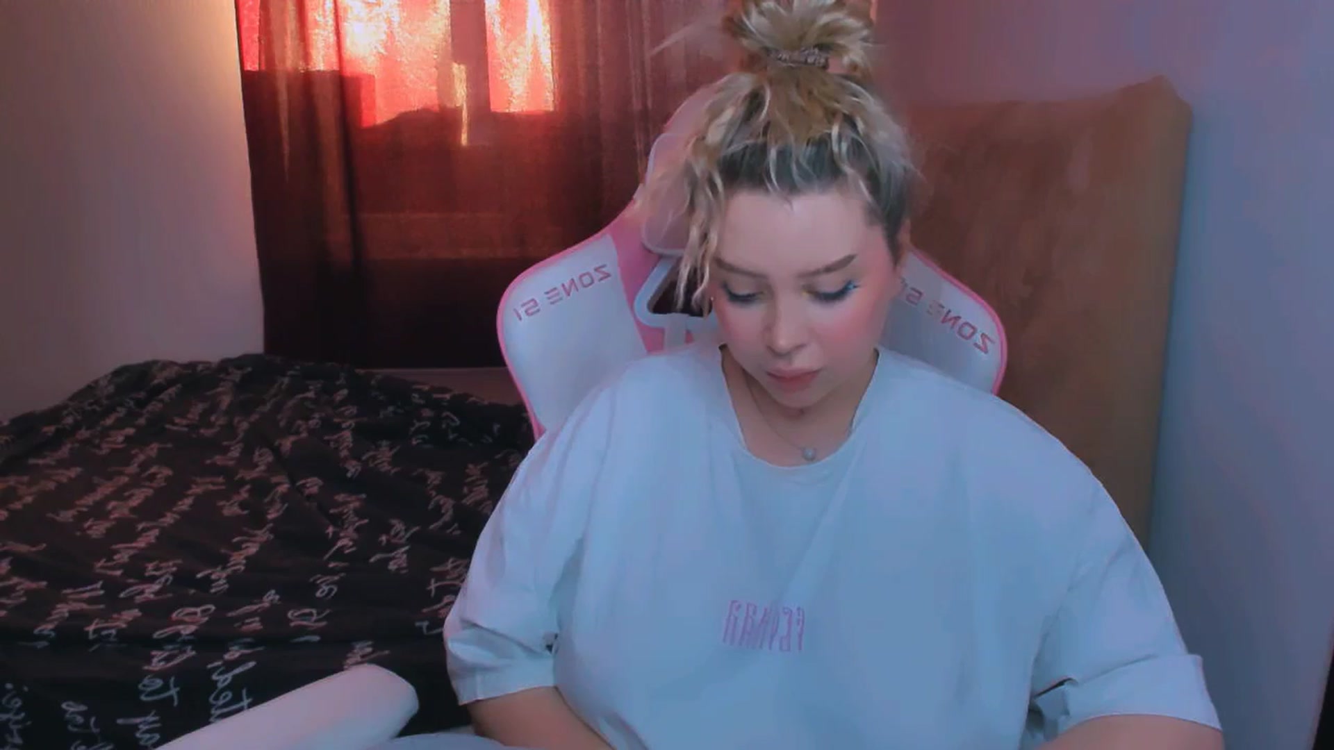 Gallery image thumbnail from MonaLauu's myfreecams stream on, 09/30/2025, 05:51 image 3 of 20