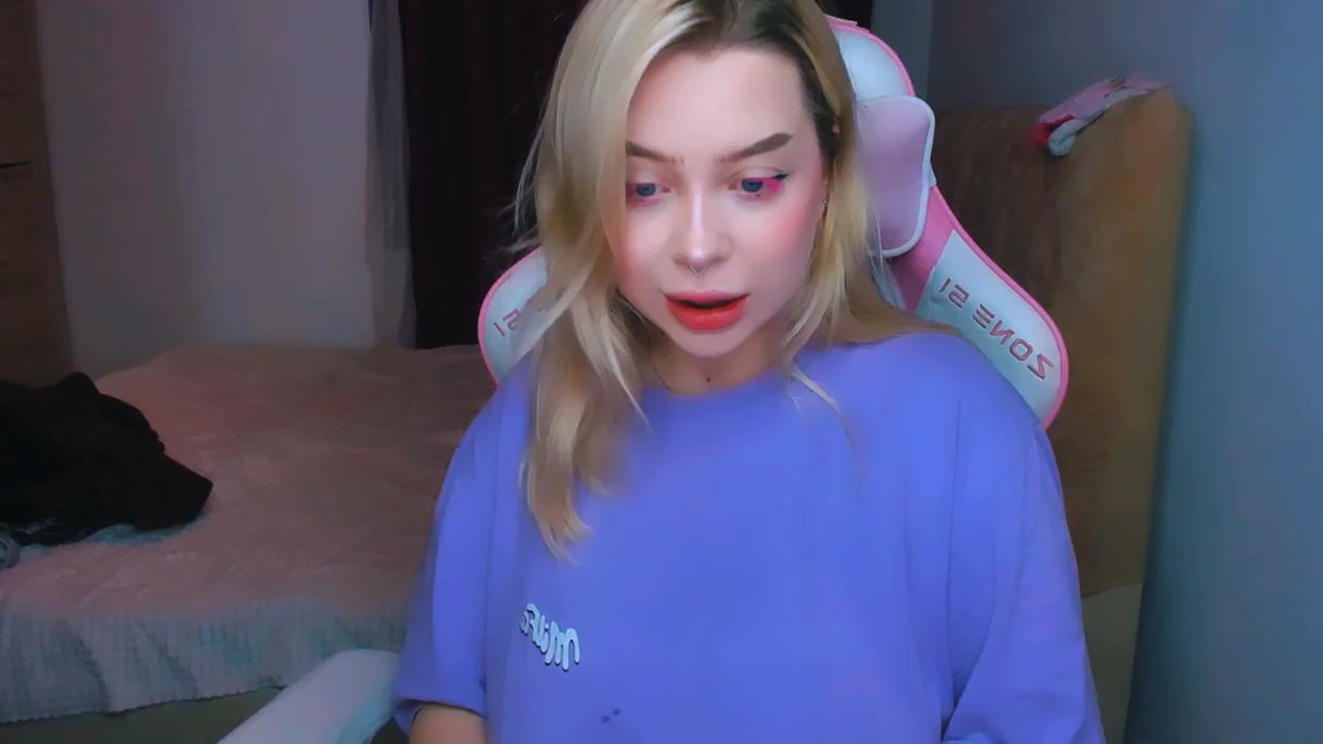 Gallery image thumbnail from MonaLauu's myfreecams stream on, 10/12/2025, 21:24 image 1 of 20