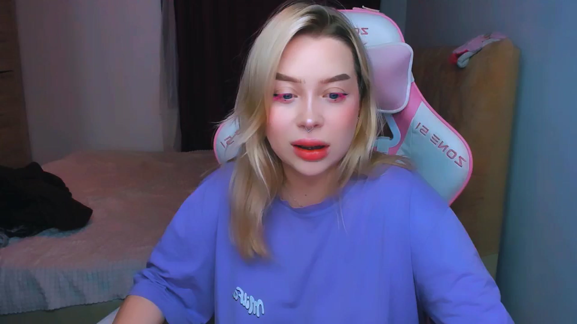 Gallery image thumbnail from MonaLauu's myfreecams stream on, 10/12/2025, 21:24 image 9 of 20